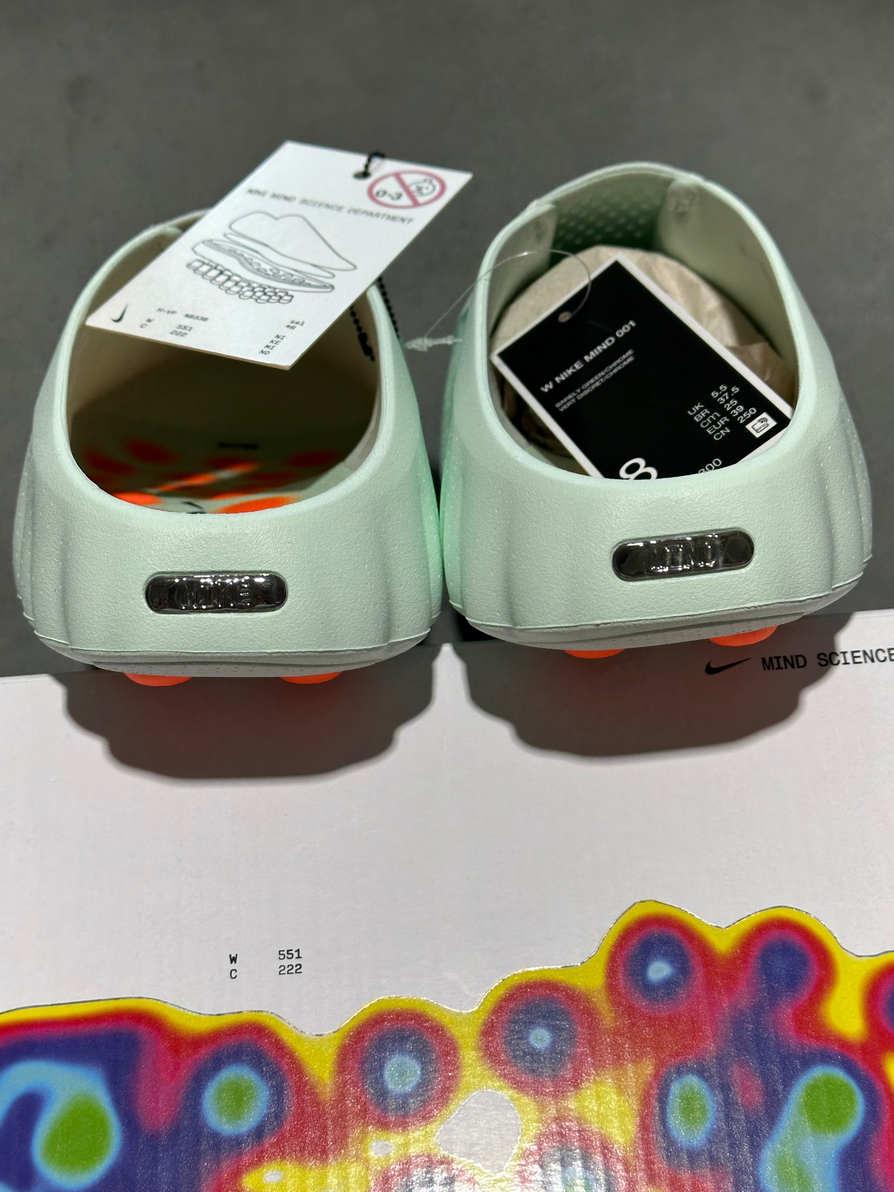 W Nike Mind 001 - Barely Green Size 10W/8.5M