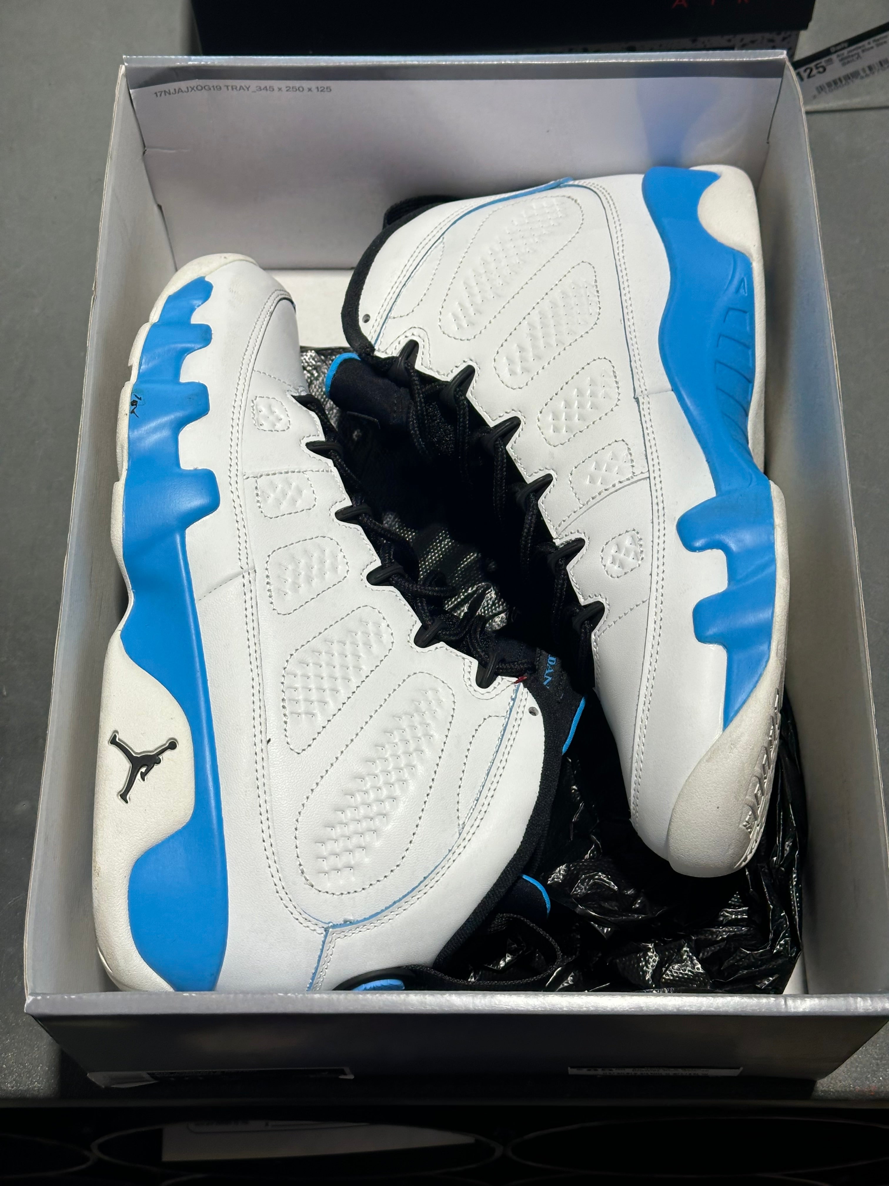 Air Jordan 9 Retro - Powder Blue Size 10