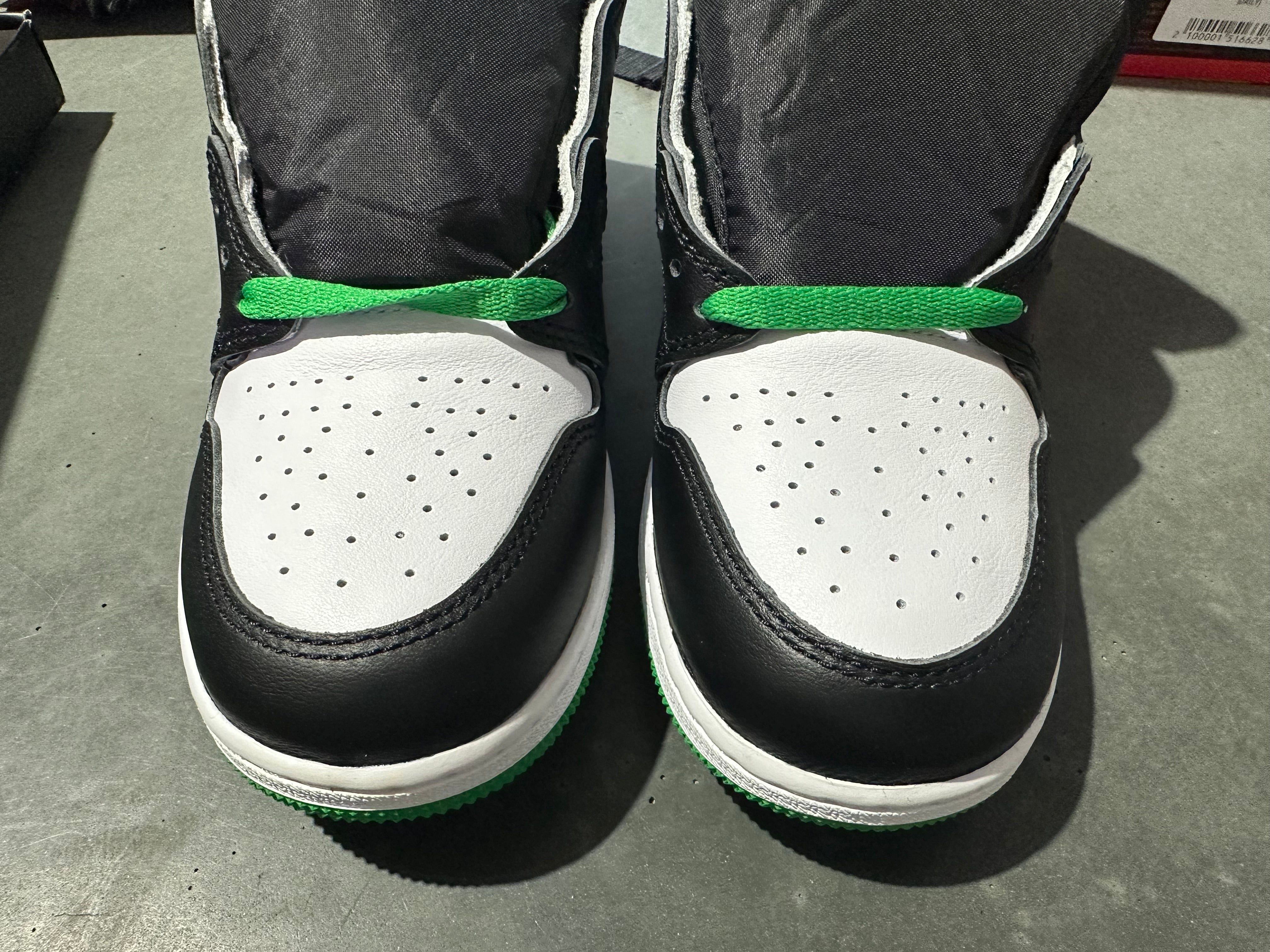 Air Jordan 1 Retro High OG (GS) - Lucky Green Size 6.5Y