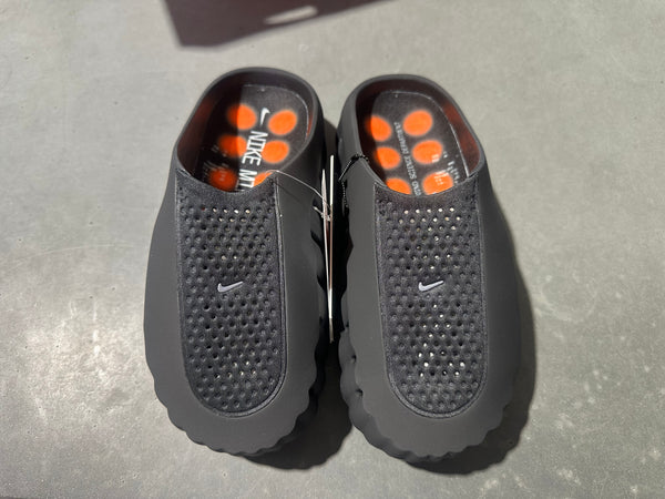 W Nike Mind 001 - Black/Chrome Size 6W/5Y