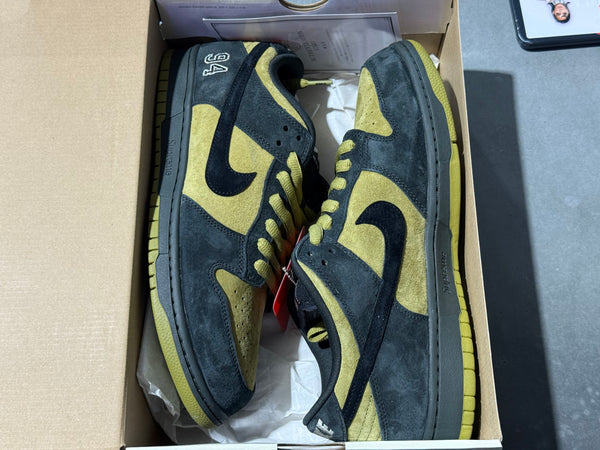 Nike SB Dunk Low OG QS - Supreme/Camper Green Size 11