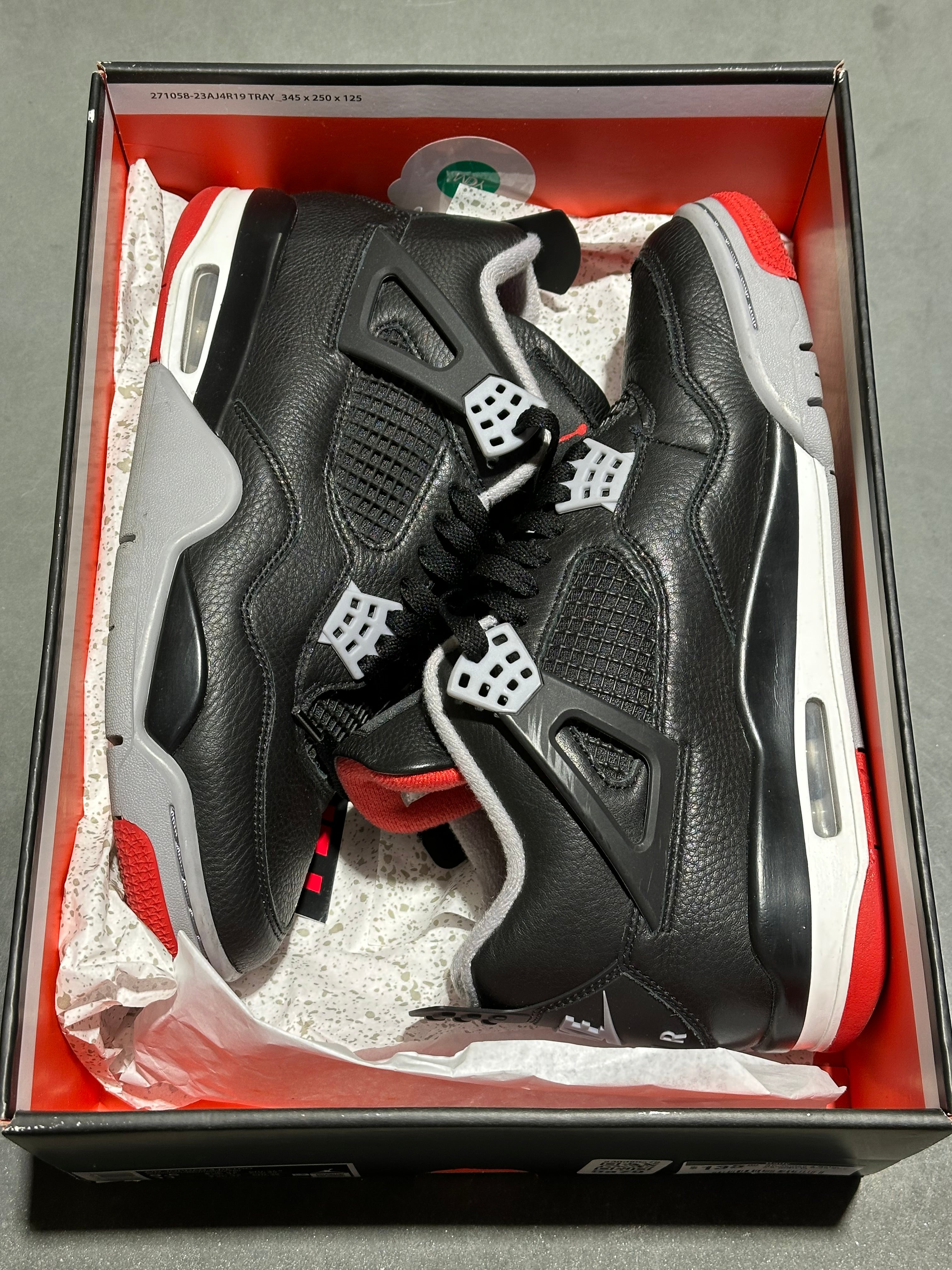 Air Jordan 4 Retro - Reimagine Bred Size 9.5