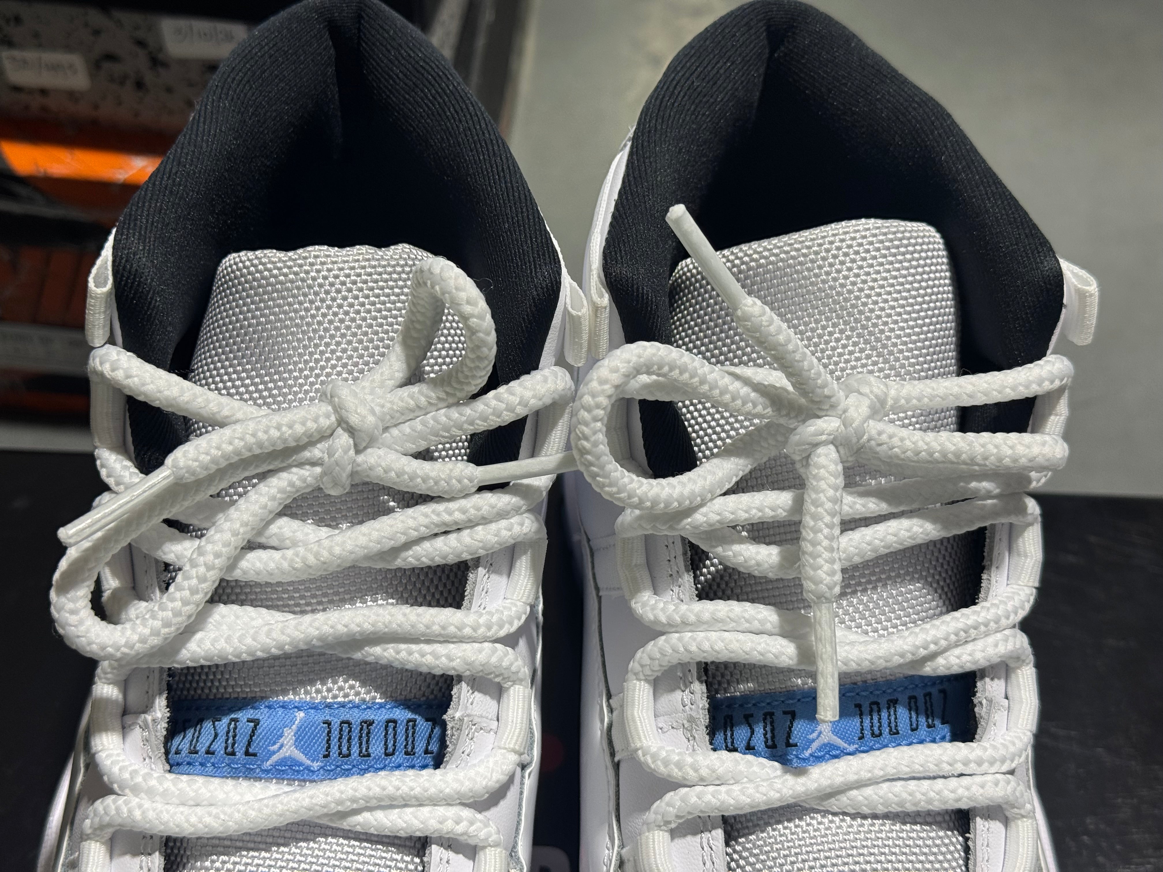 Air Jordan 11 Retro - Legend Blue 2024 Size 8