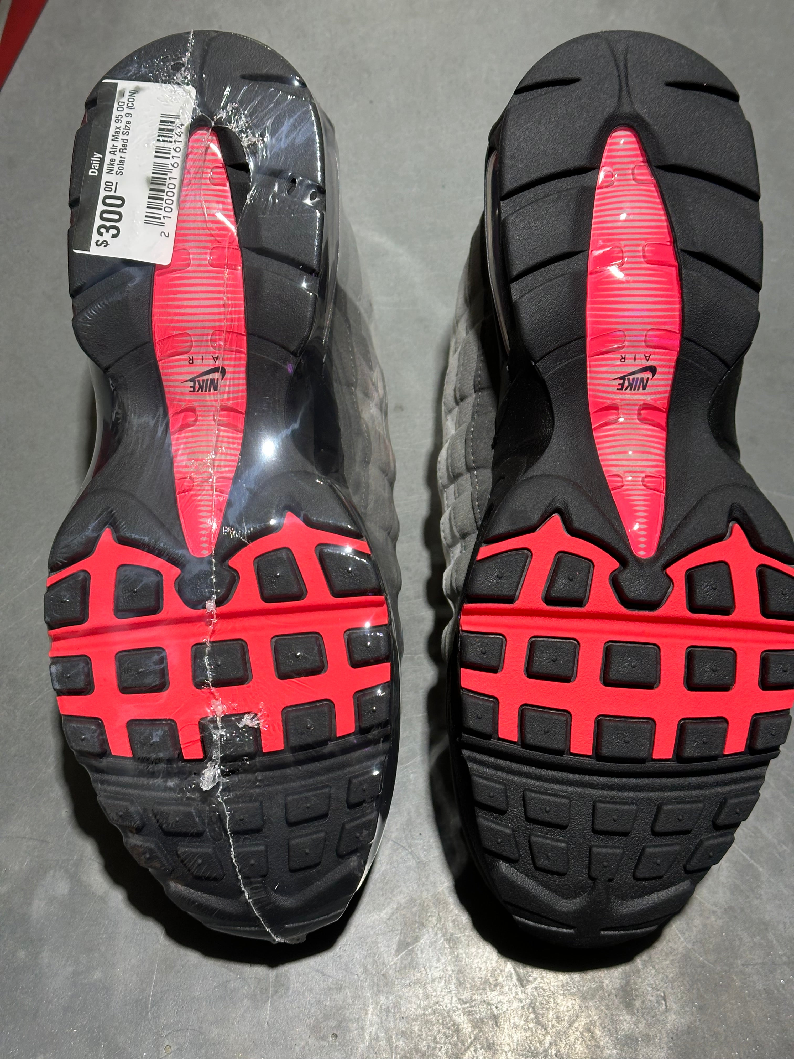 Nike Air Max 95 OG - Solar Red  Size 9