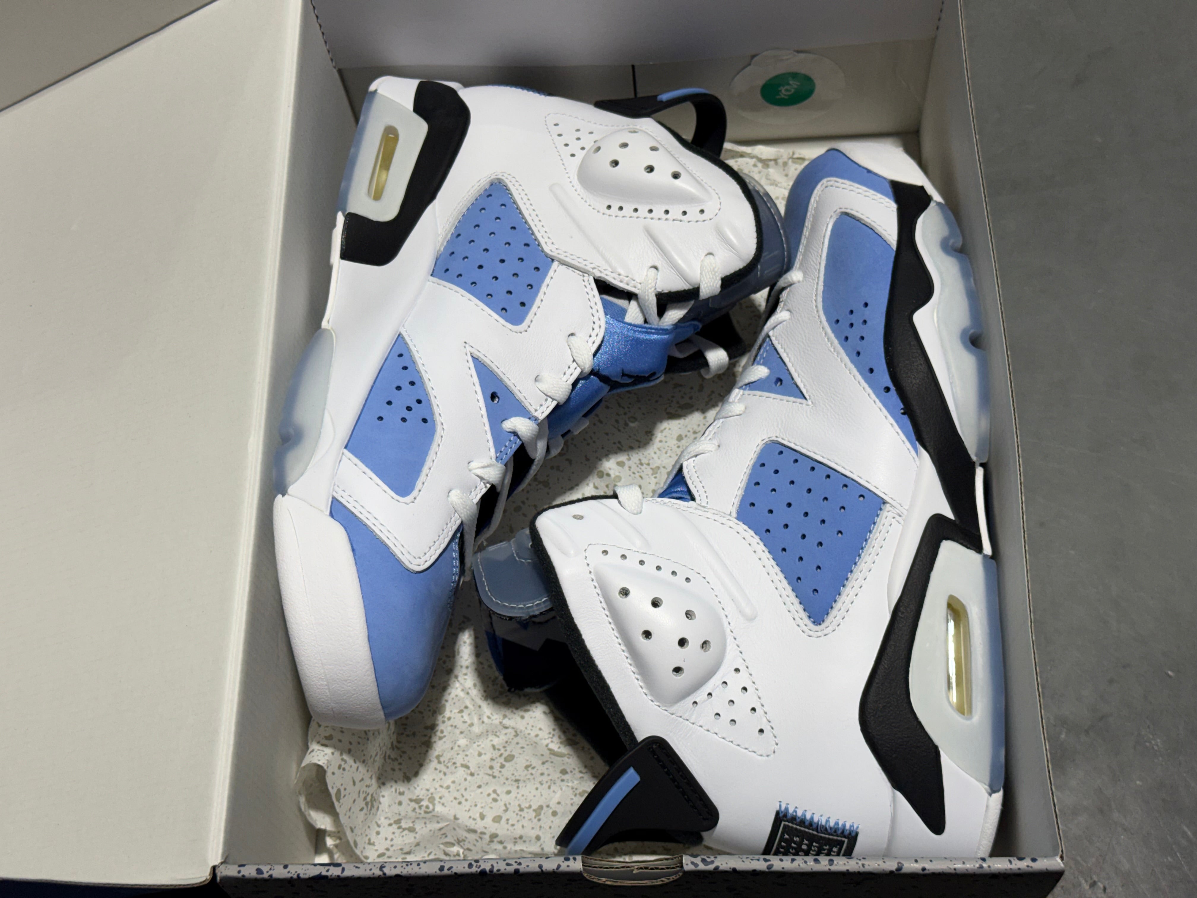 Air Jordan 6 Retro - UNC Size 9