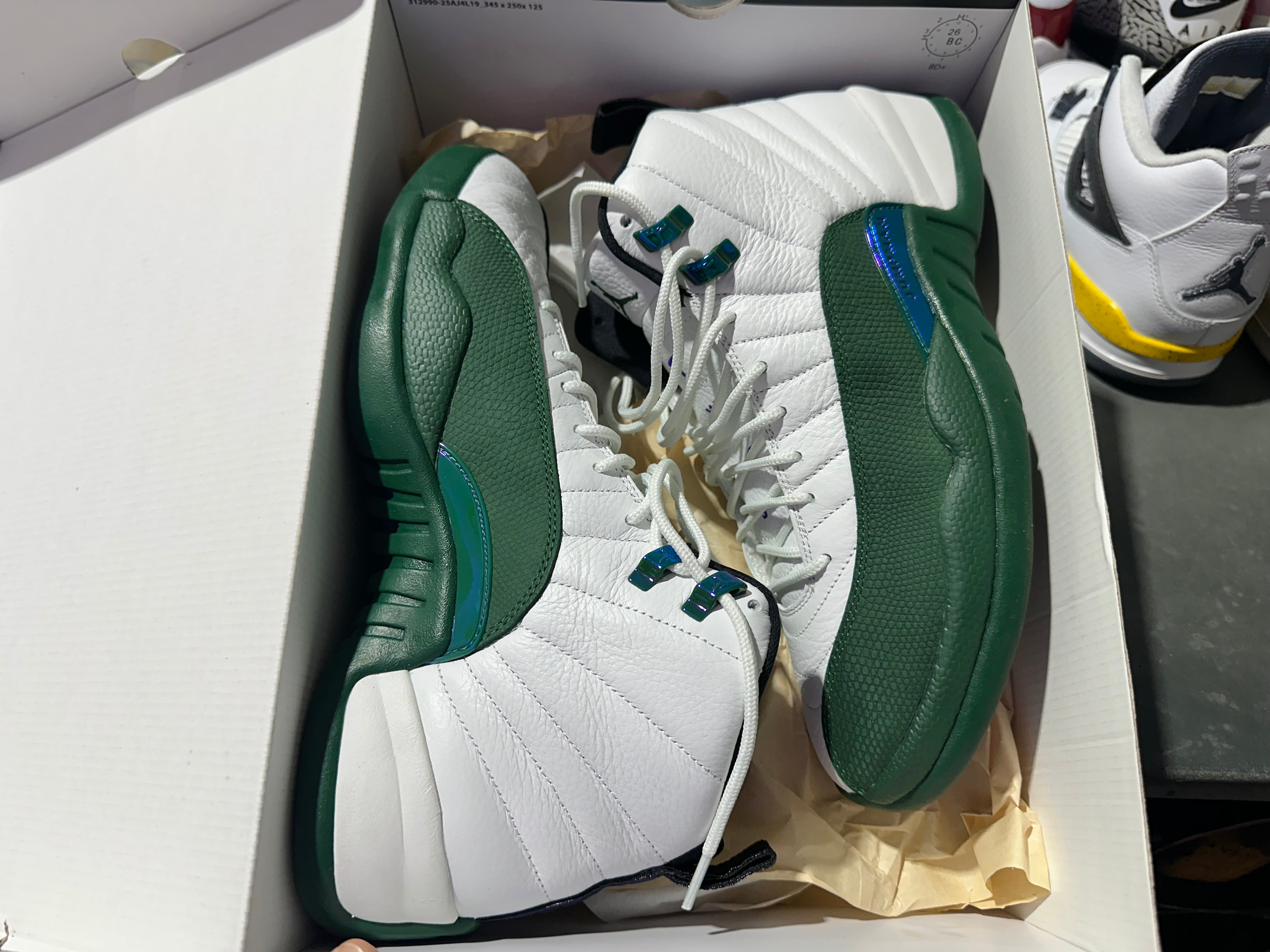 Air Jordan 12 Retro - Bucks Size 9.5