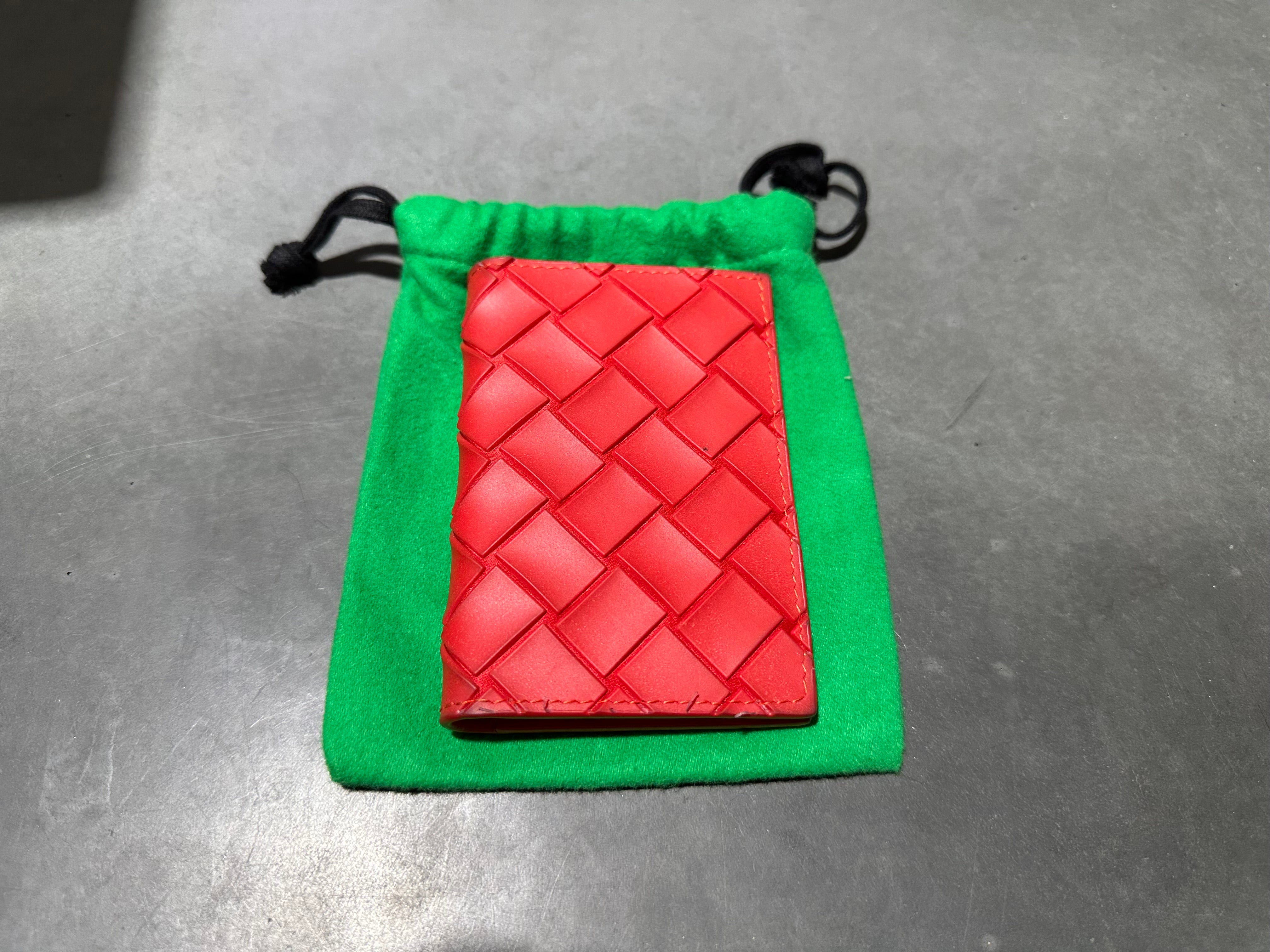 CLEAN Bottega Venta Inrecciato Rubber and Leather  Card Holder - Red