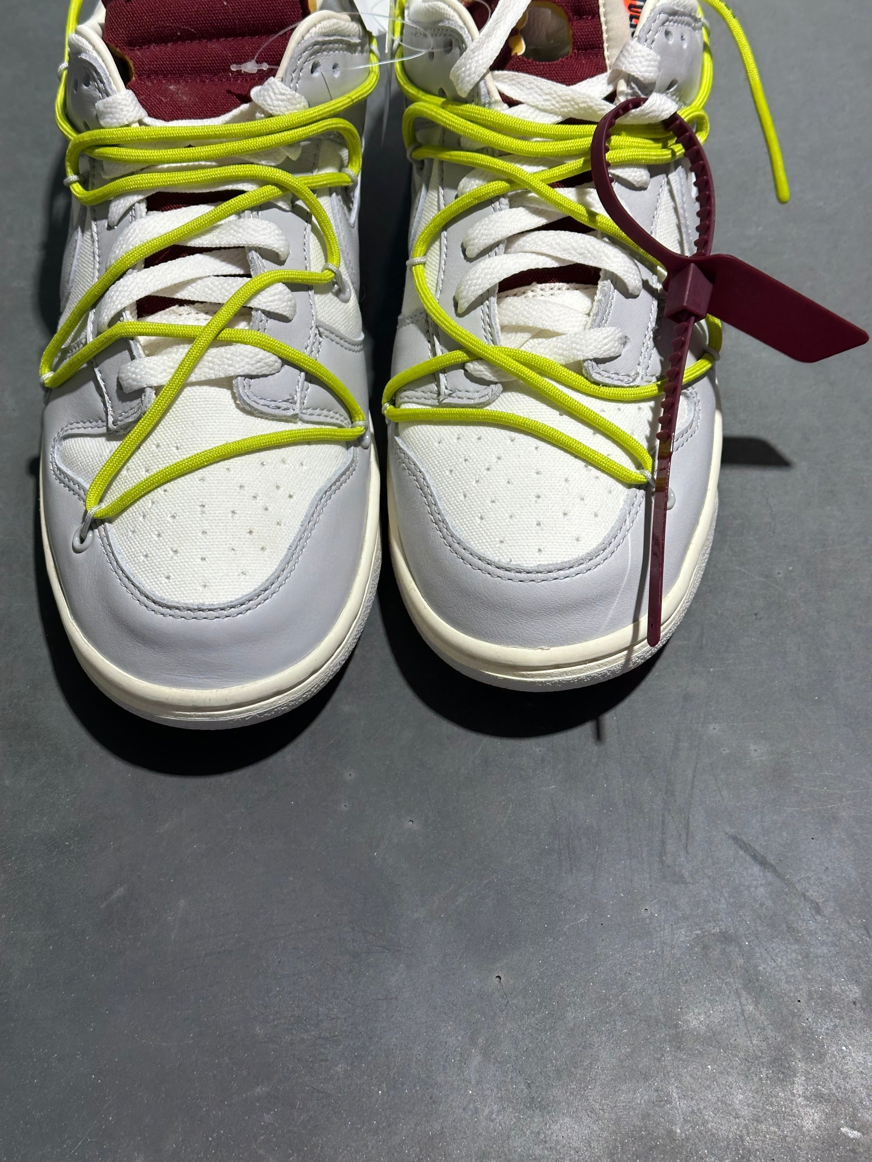 Nike Dunk Low / Off White - Lot 8 Size 8.5