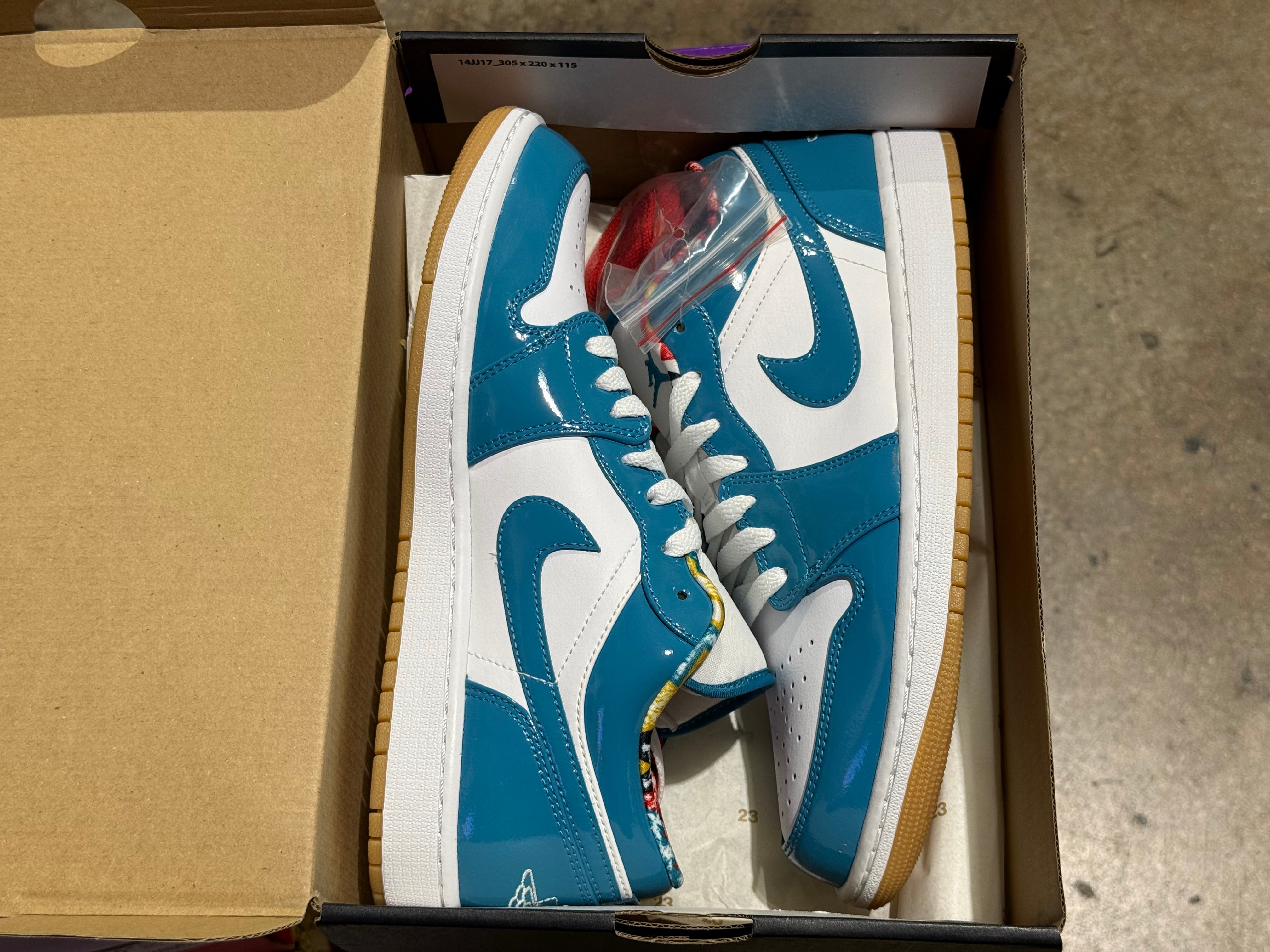 Air Jordan 1 Low SE - Barcelona/Cyber Teal Size 10