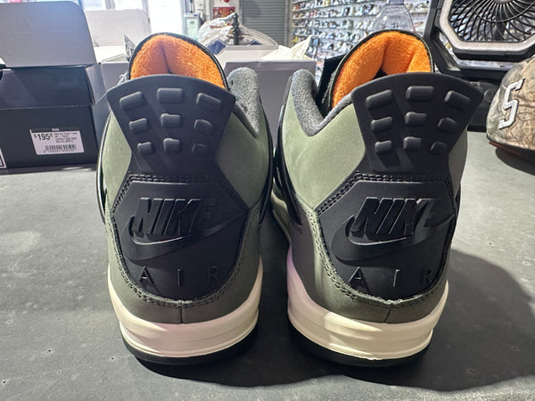 Air Jordan 4 Retro OG SP - Undefeated Size 9
