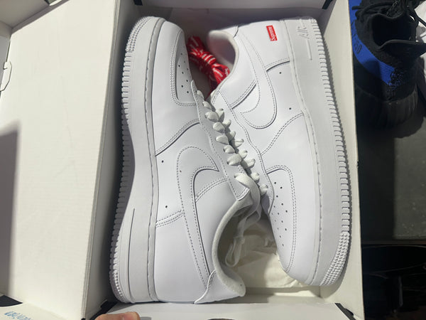 Nike Air Force 1 Low Supreme - White Size 10.5