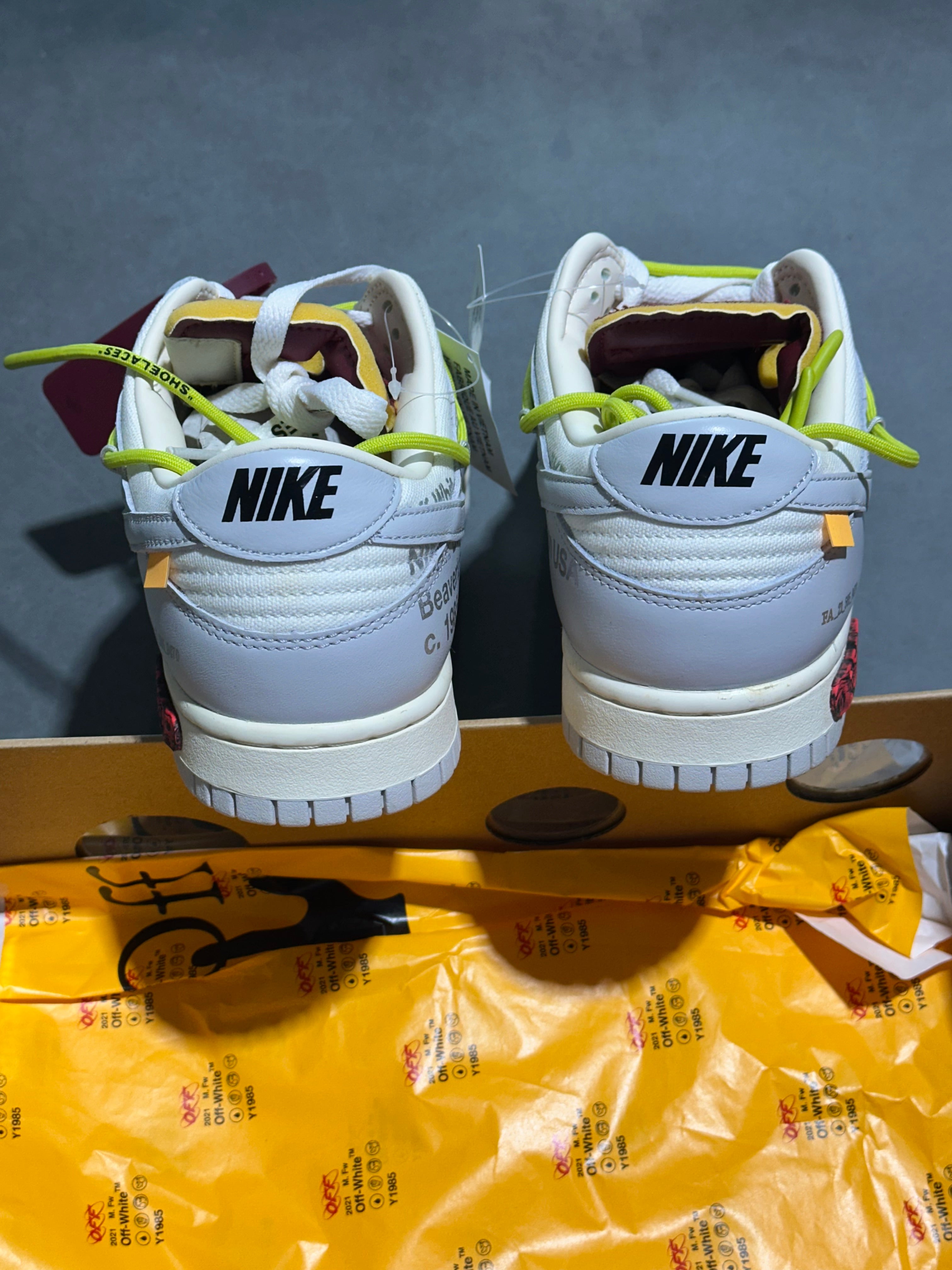 Nike Dunk Low / Off White - Lot 8 Size 8.5