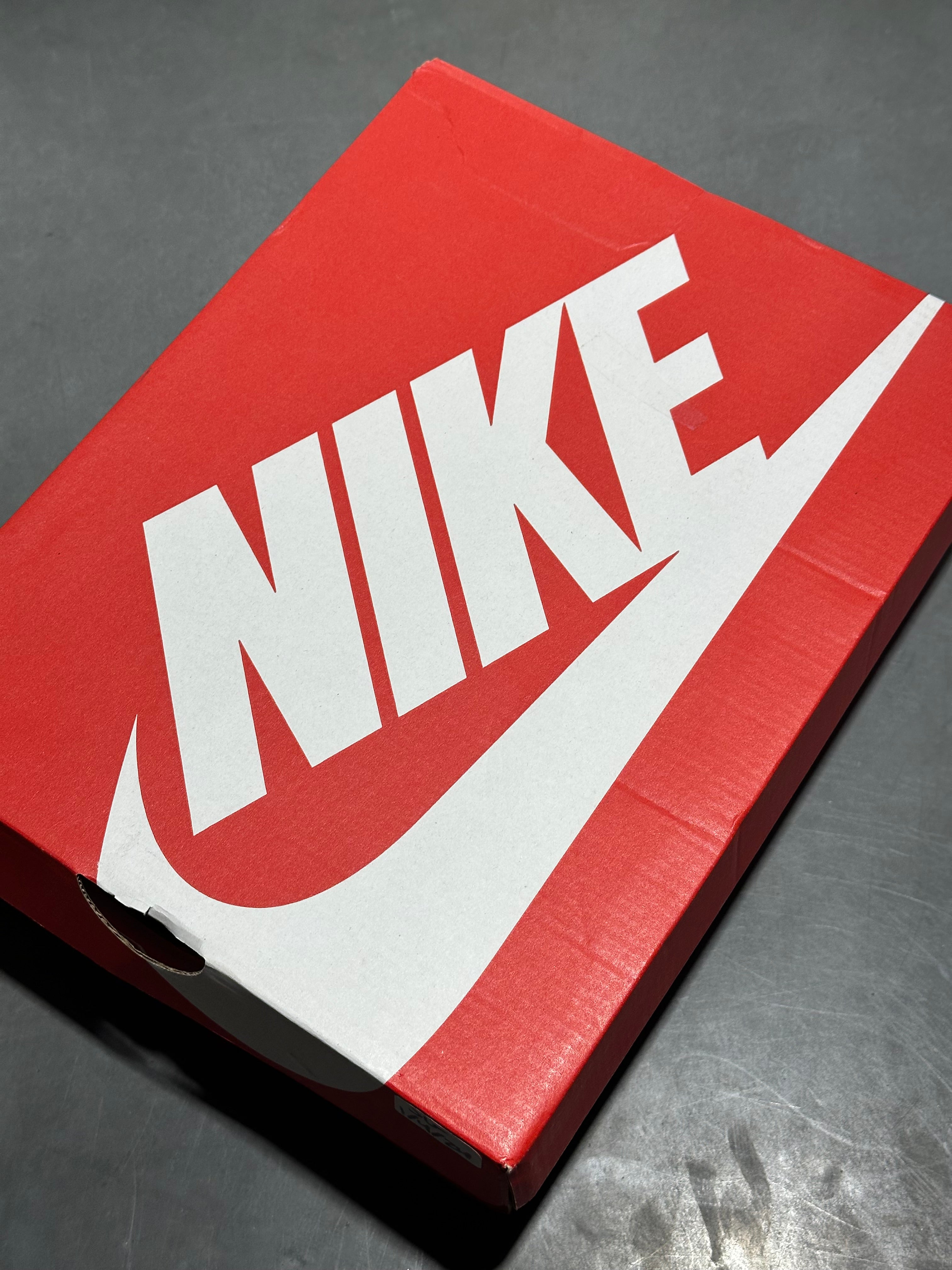 Nike Dunk Low (GS) - Triple Pink Size 4Y