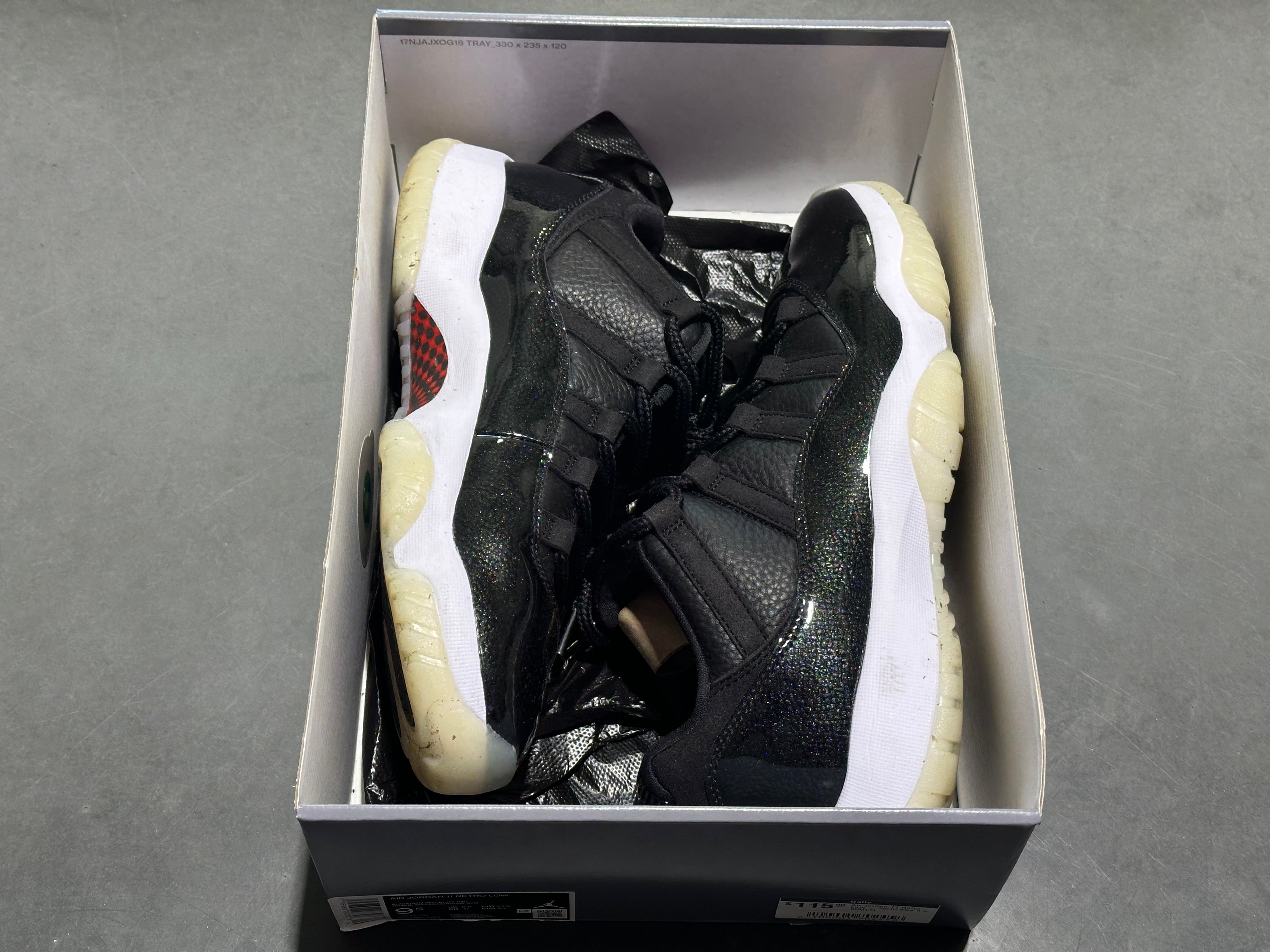 Air Jordan 11 Retro Low - 72/10 Size 9.5