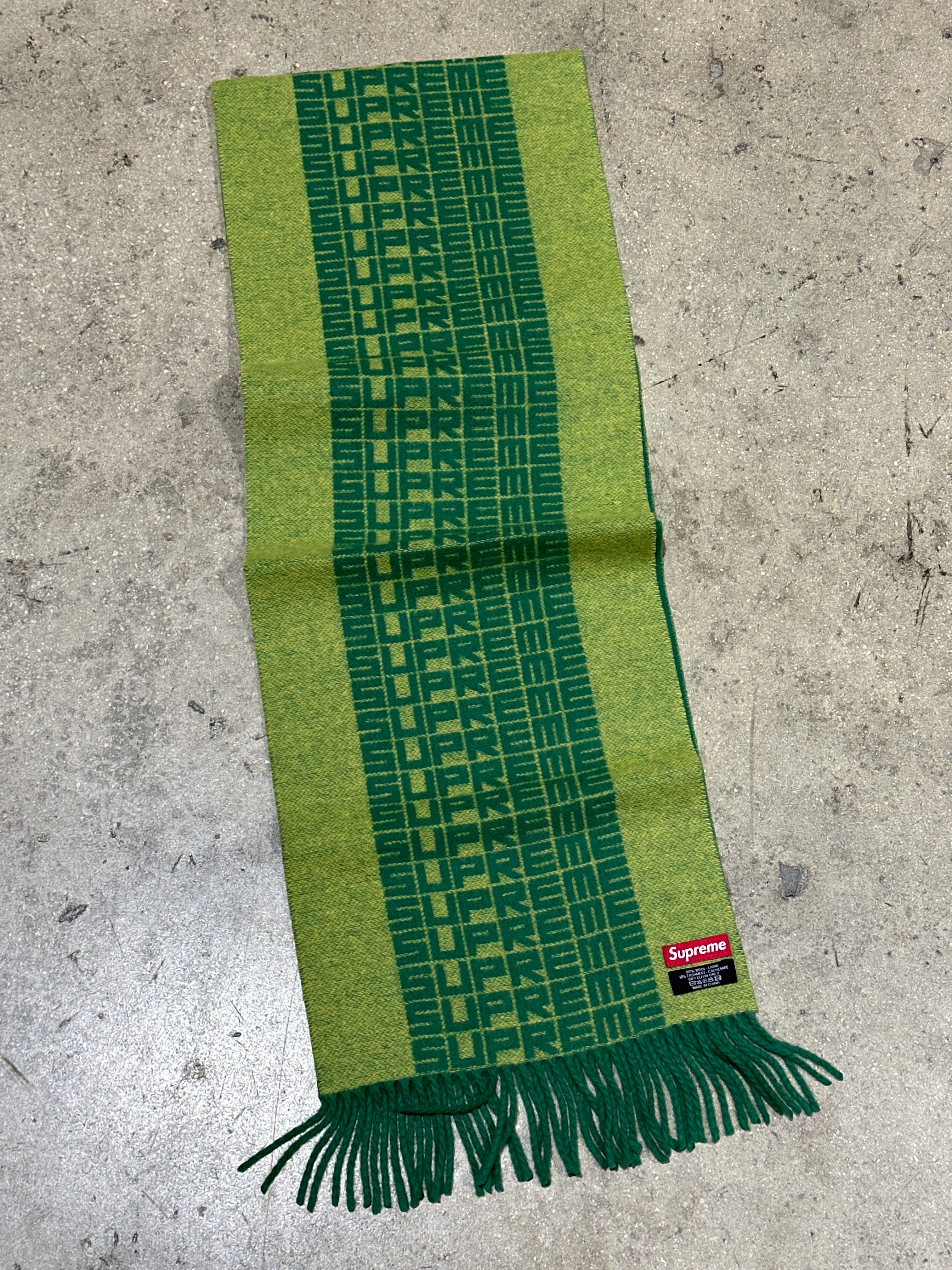 Supreme Logo Repeat Scarf - Green