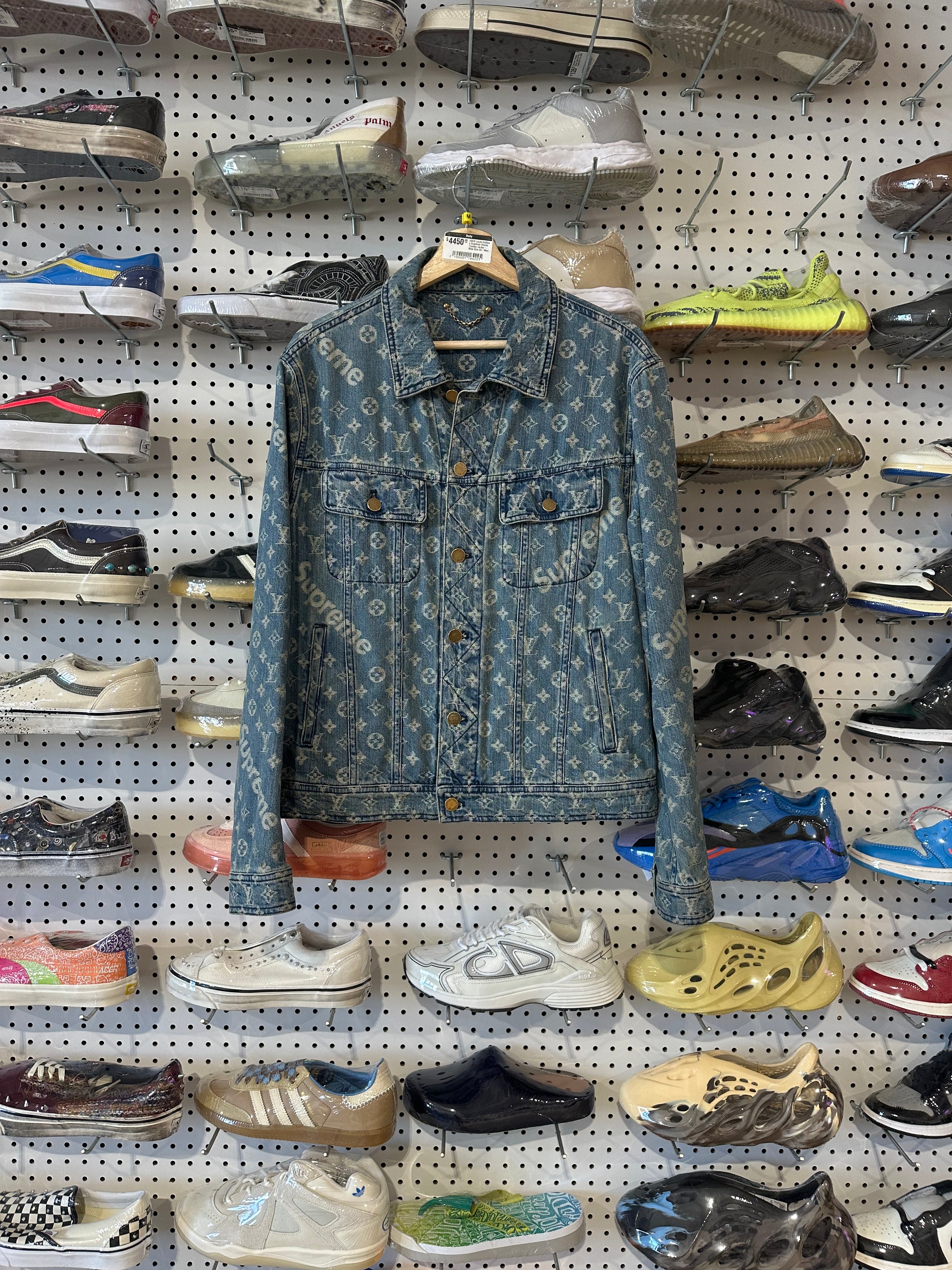 USED Louis Vuitton x Supreme Denim Trucker Jacket - Blue Size 50 / Medium