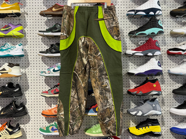 NEW Supreme FW25 Fox Racing Sweatpants - Camo Size Large