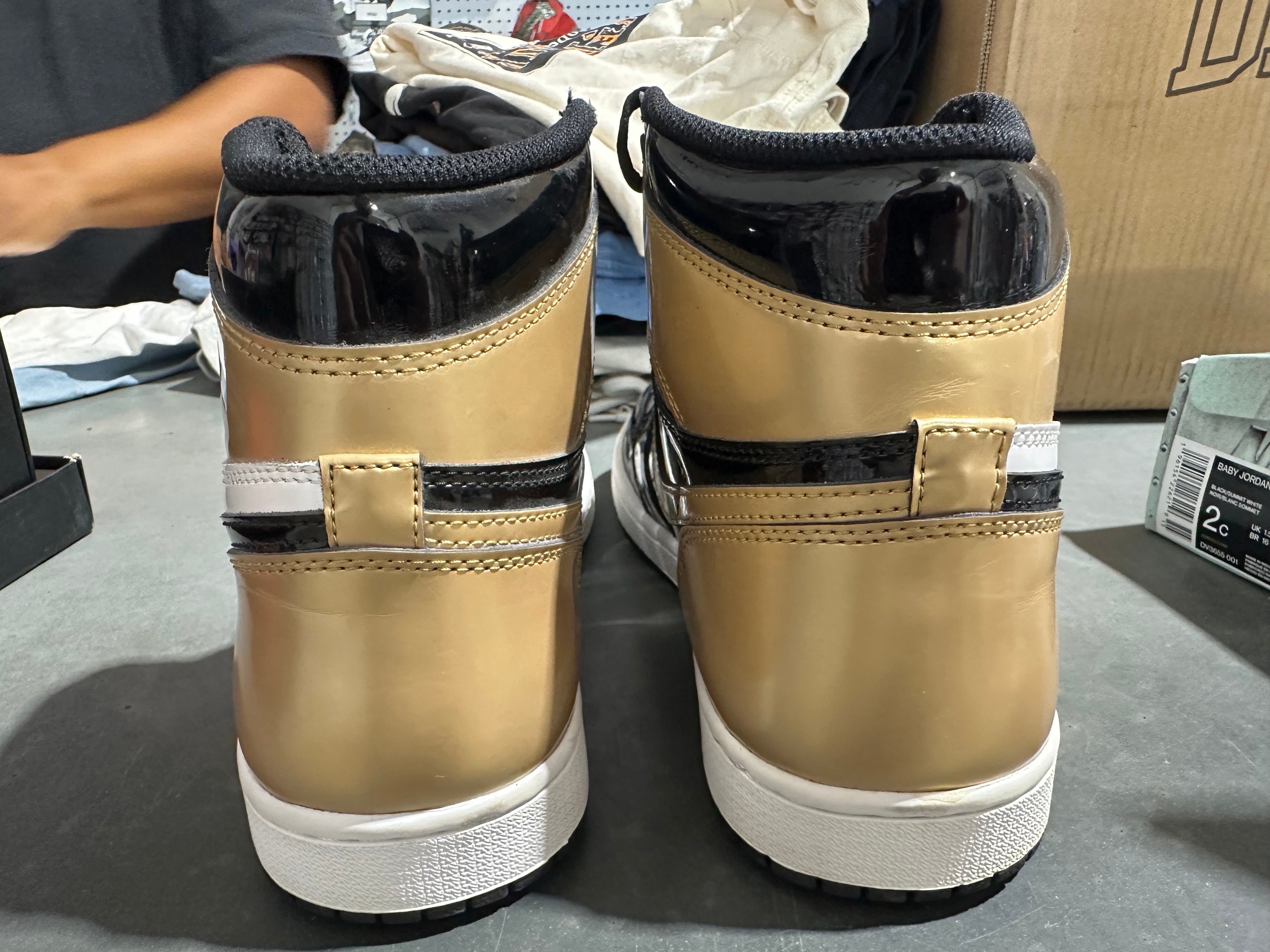 Air Jordan 1 Retro High OG NRG - Gold Toe Size 10