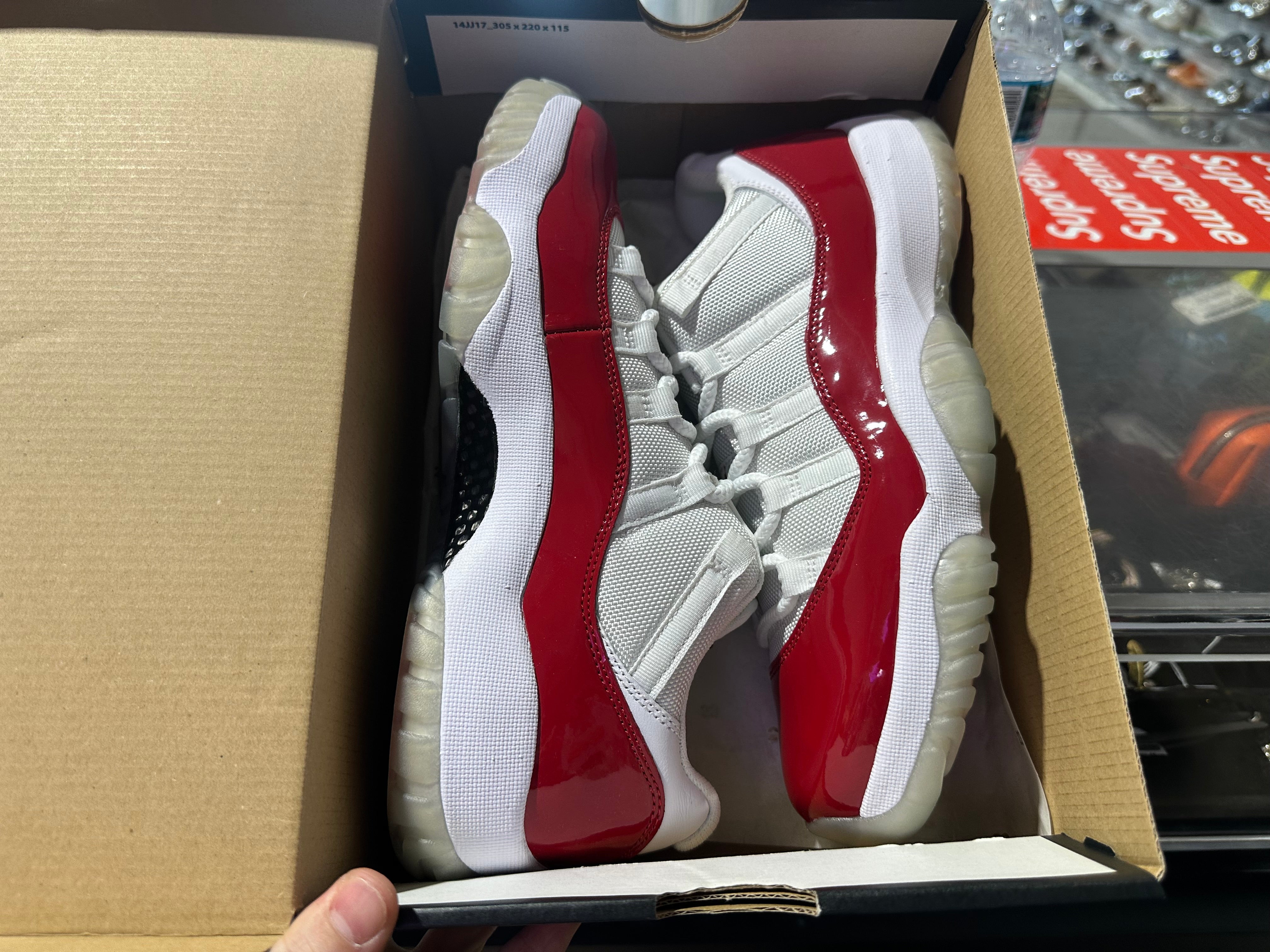 Air Jordan 11 Retro Low - Cherry 2016 Size 8.5