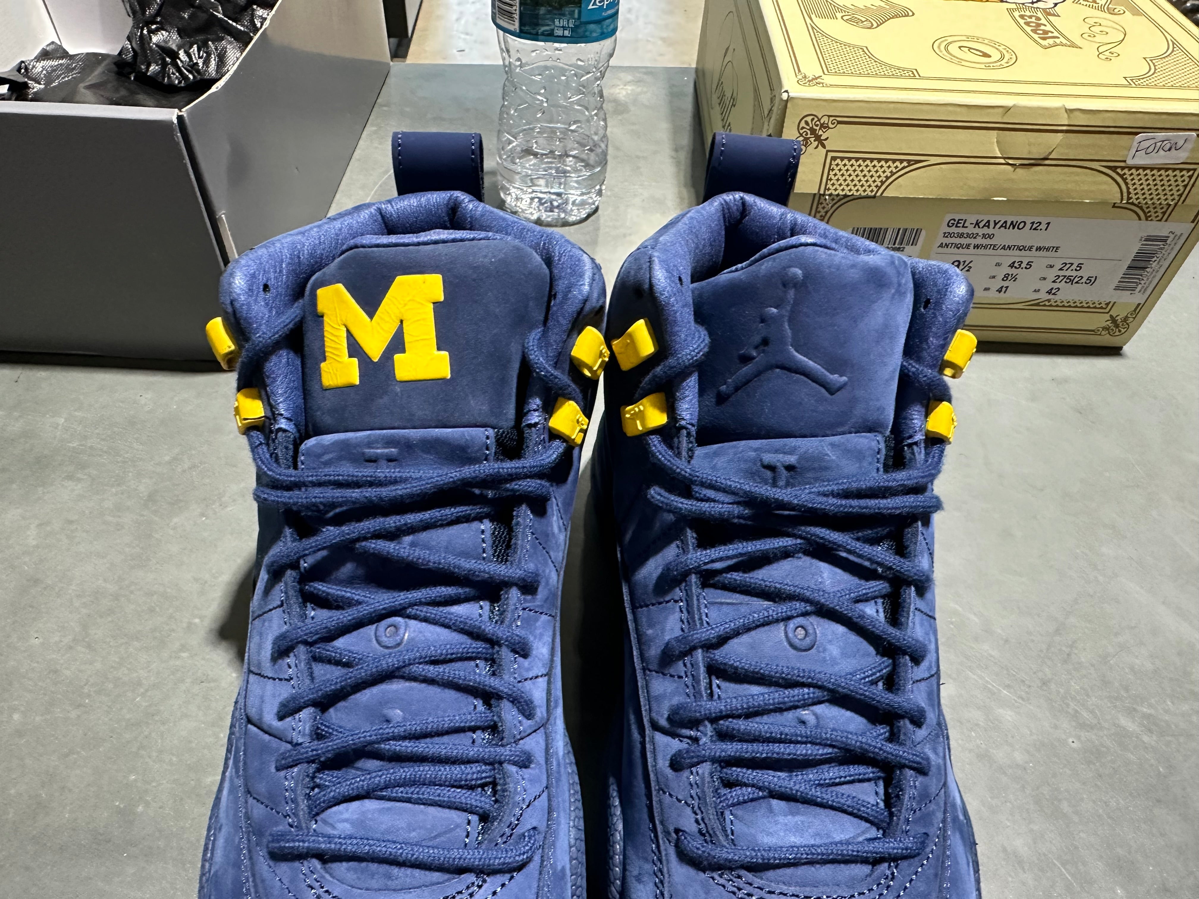 Air Jordan 12 Retro - Michigan Size 9.5