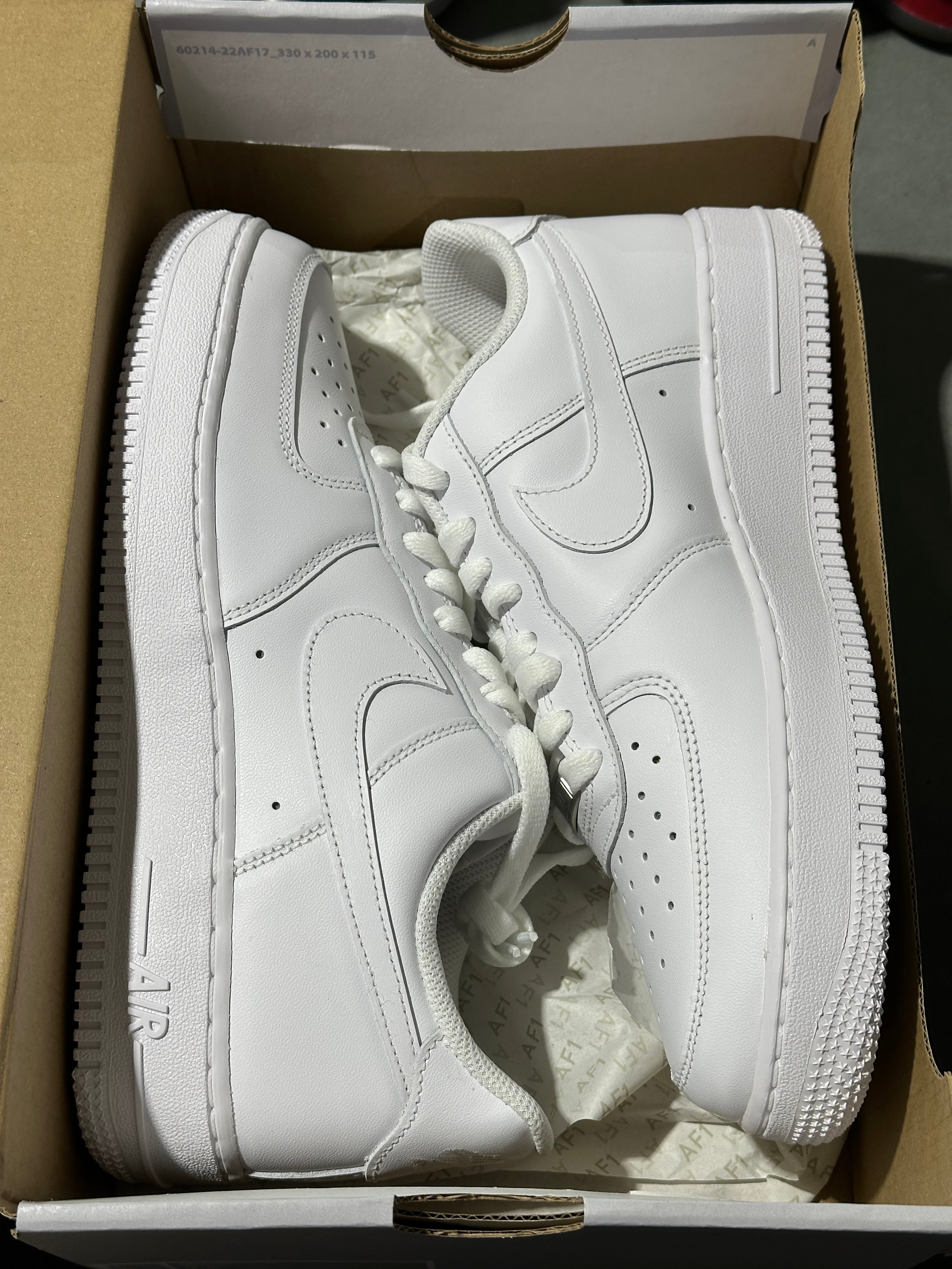 Nike Air Force 1 07 - Triple White Size 10