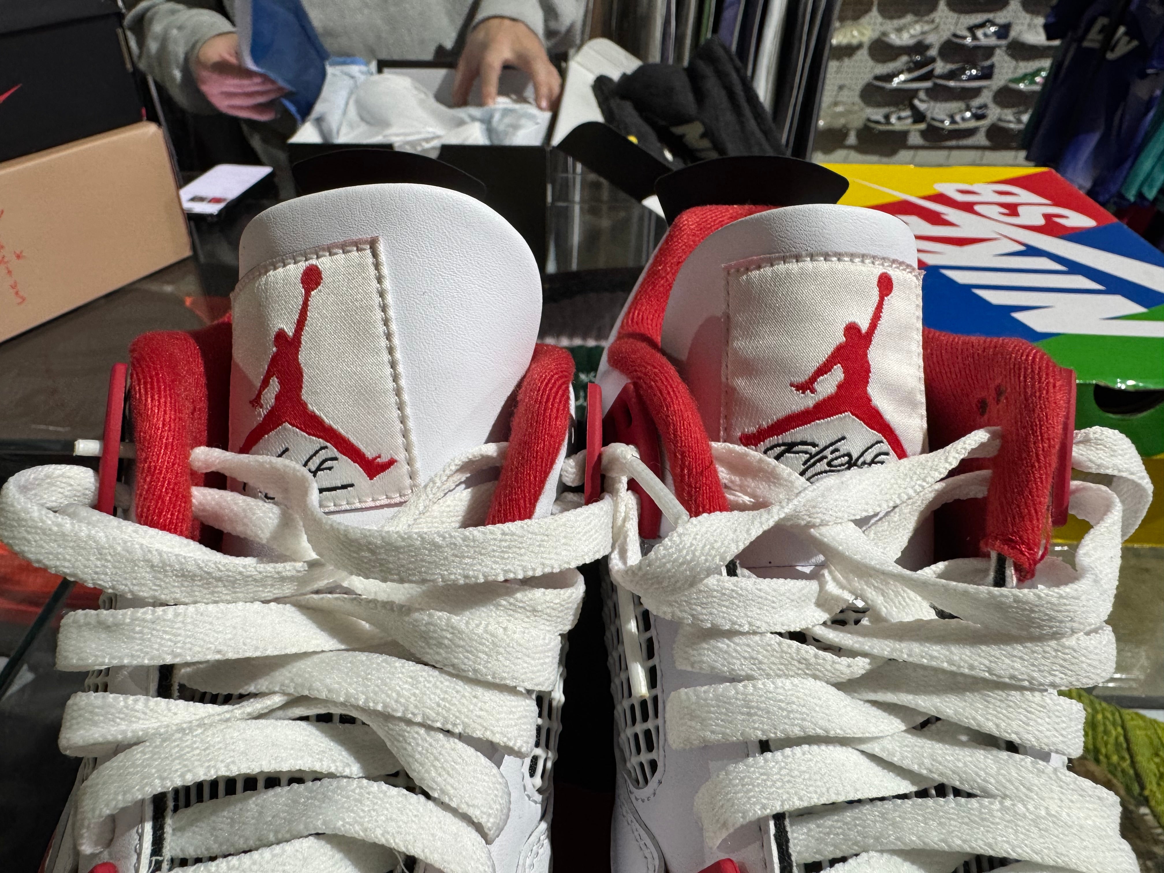 Air Jordan 4 Retro - Fire Red Size 11