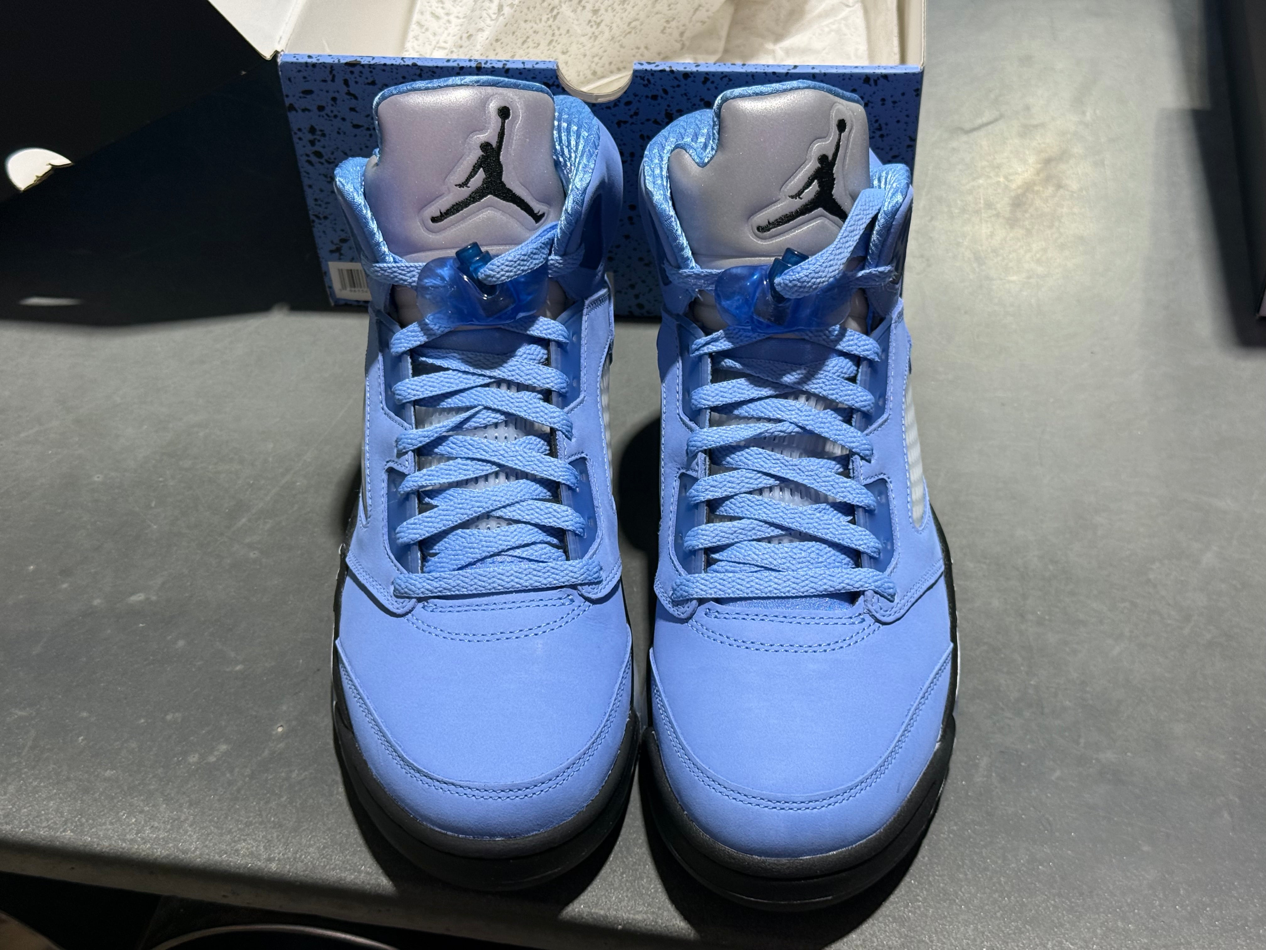 Air Jordan 5 Retro SE - UNC Size 9