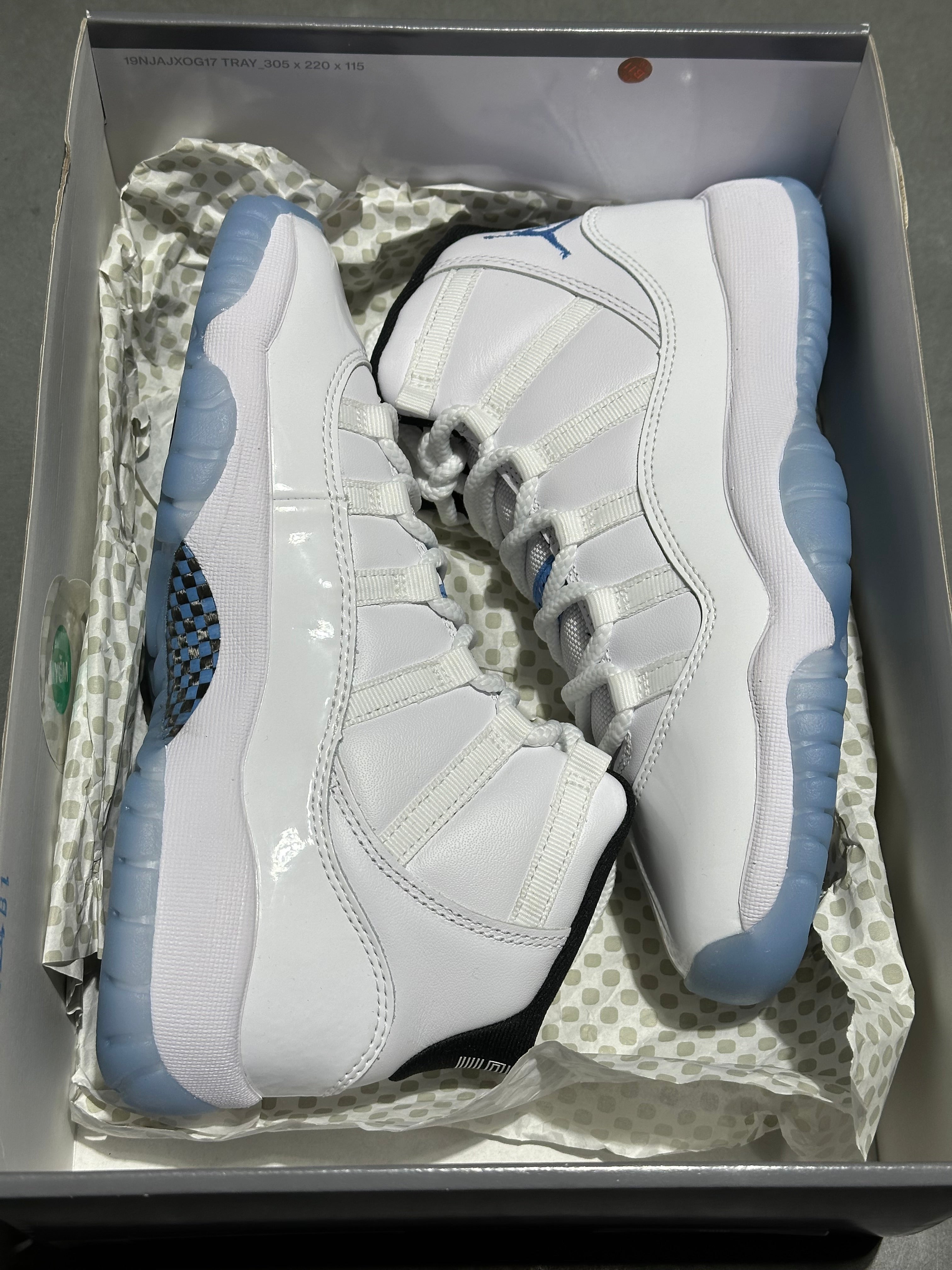 Air Jordan 11 Retro (GS) - Legend Blue 2024 Size 5Y