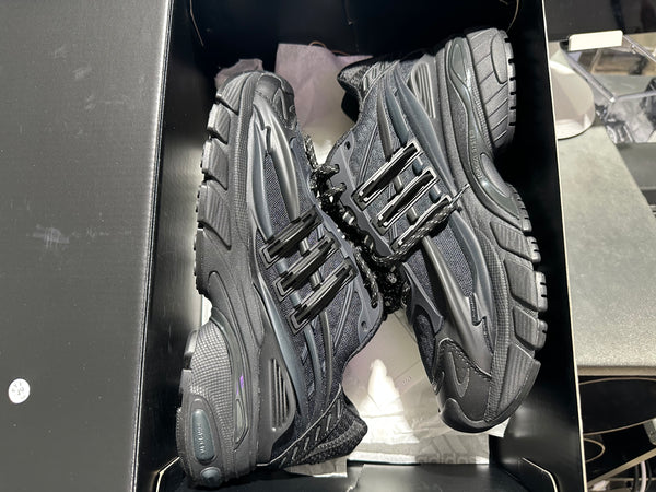 adidas Adistar Jellyfish - Triple Black Size 9.5