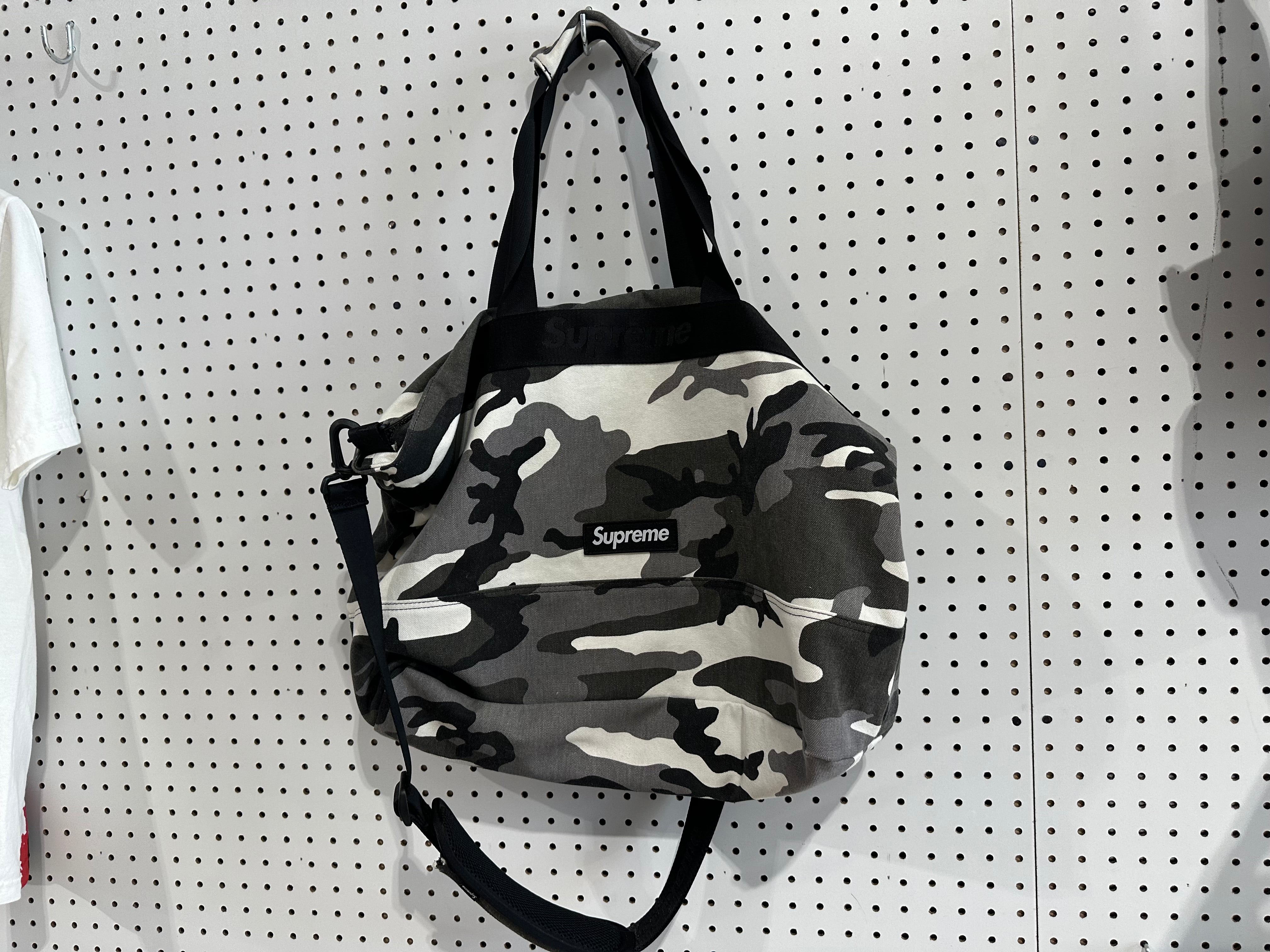 NEW Supreme SS25 Duffle Bag - Snow Camo