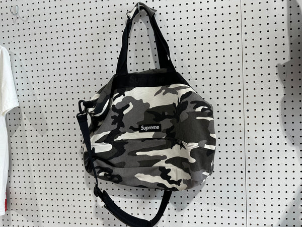 NEW Supreme SS25 Duffle Bag - Snow Camo