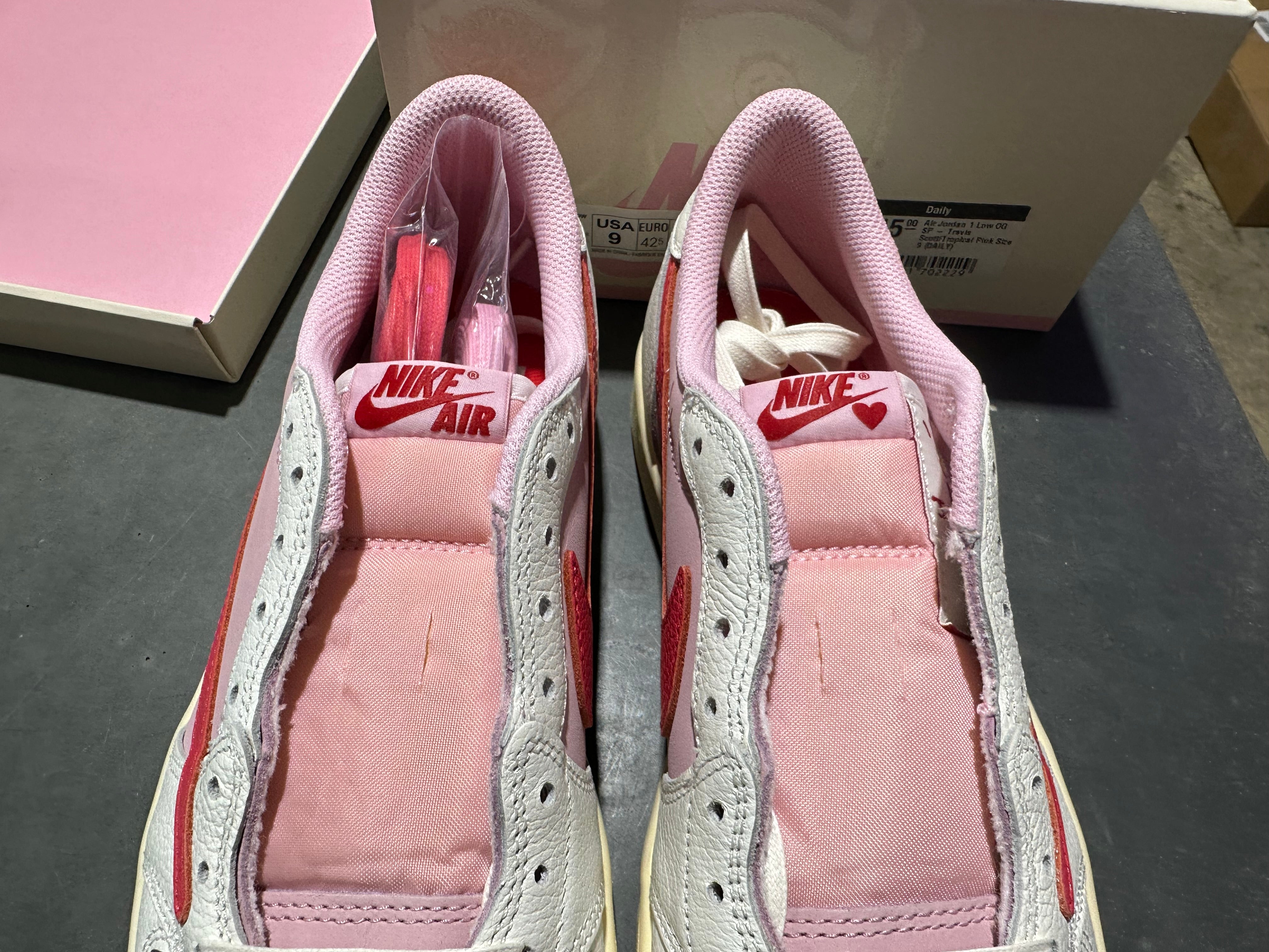 Air Jordan 1 Low OG SP - Travis Scott/Tropical Pink Size 9