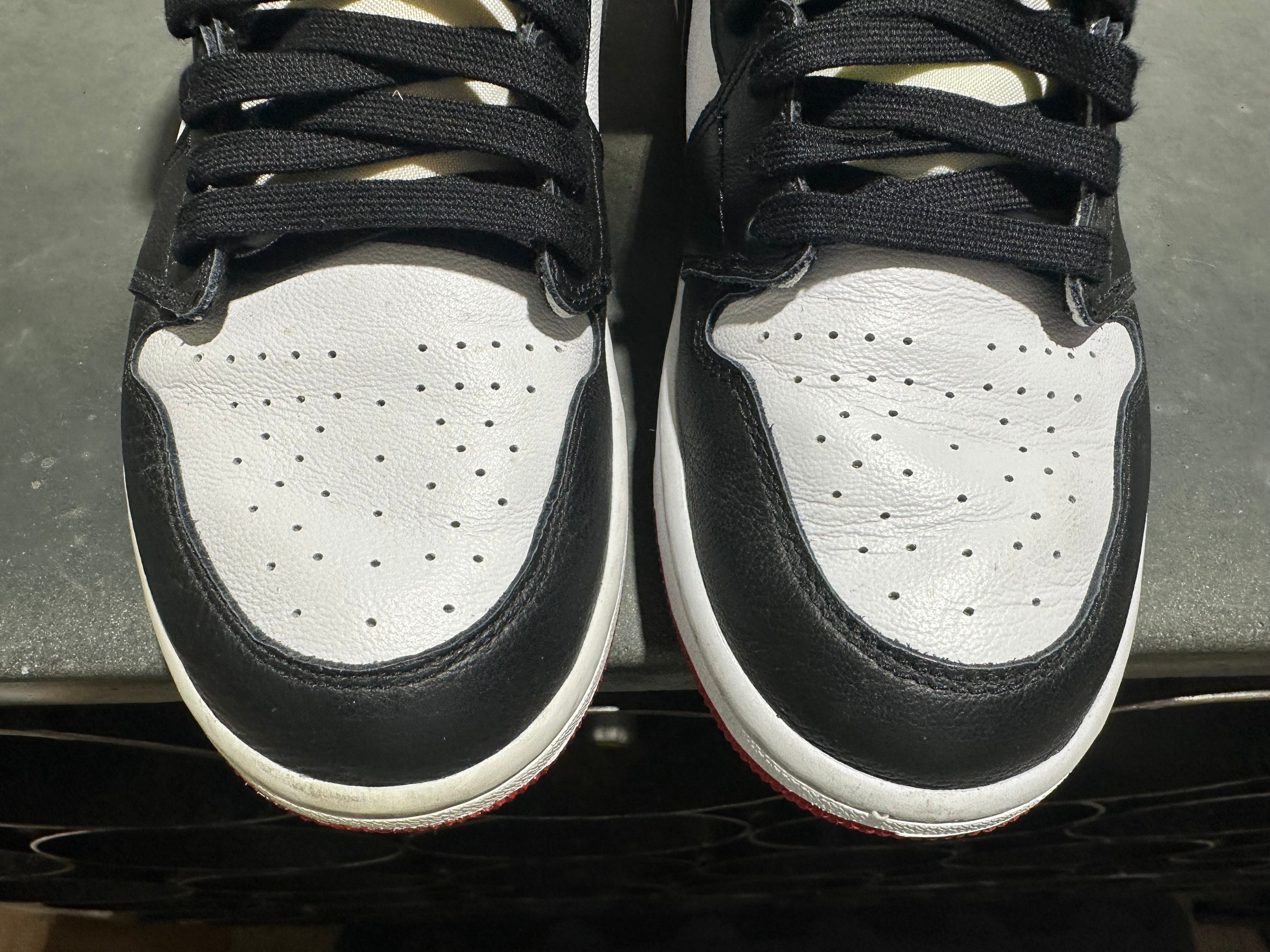 Air Jordan 1 Retro High OG - Satin Black Toe Size 10.5W/9M