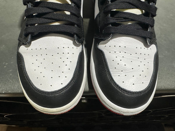 Air Jordan 1 Retro High OG - Satin Black Toe Size 10.5W/9M