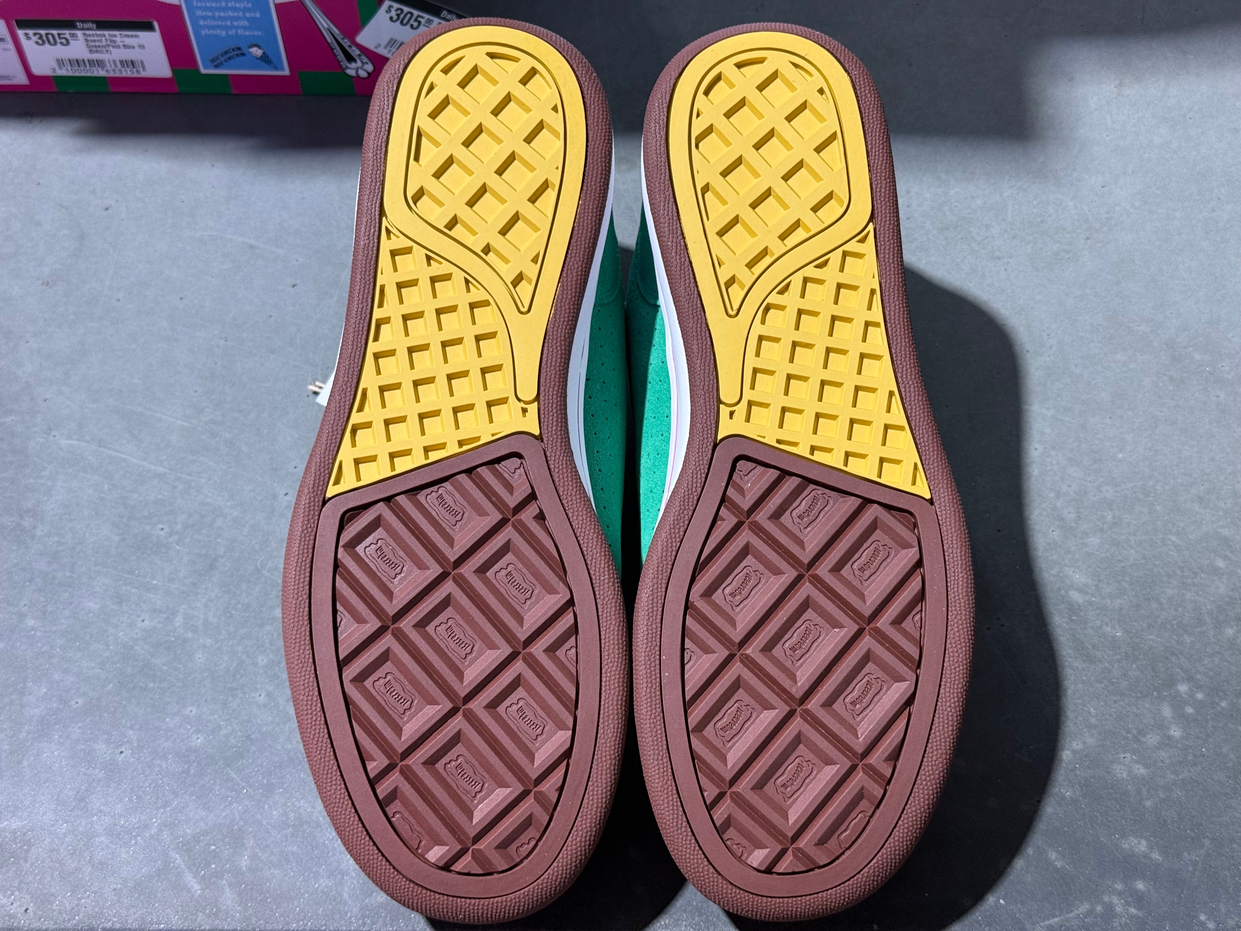 Reebok Ice Cream Board Flip - Green/Pink Size 12