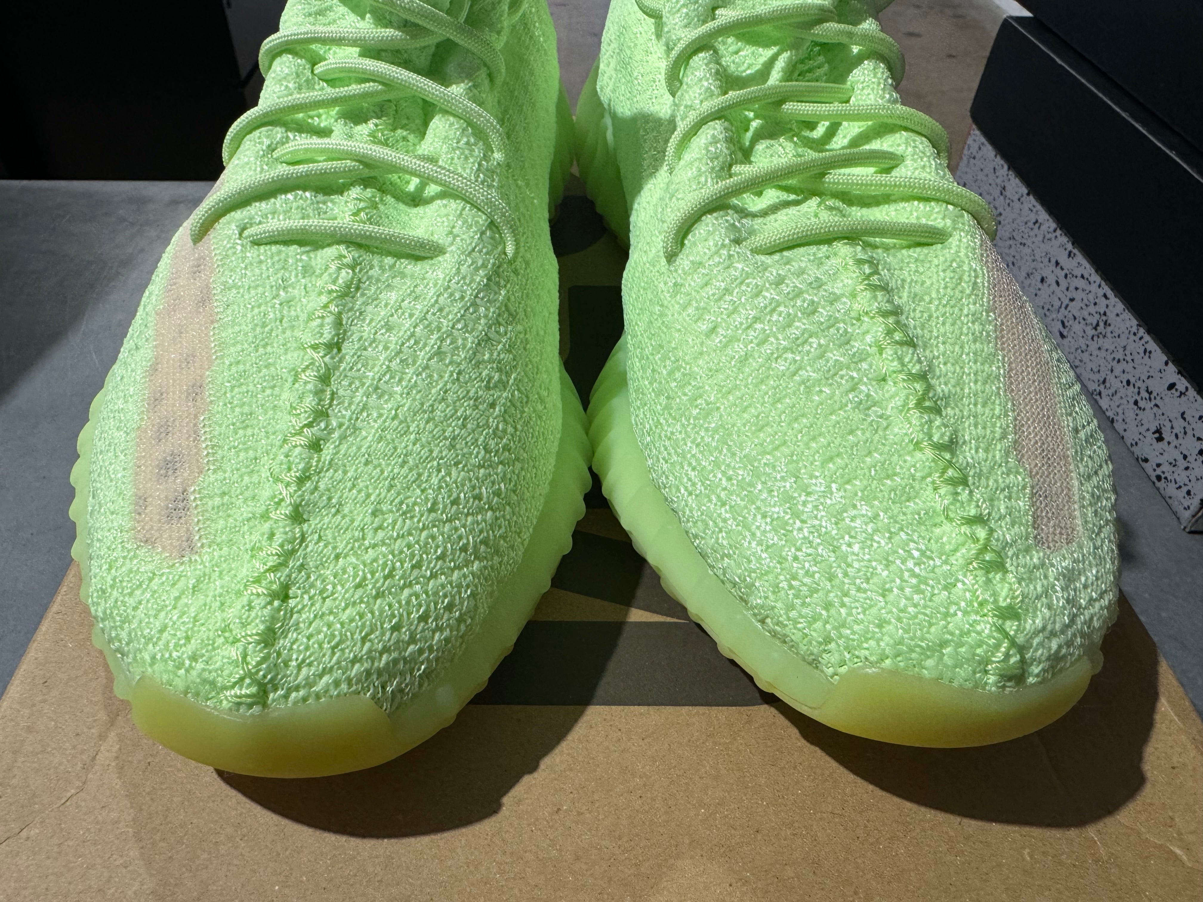 Adidas Yeezy Boost 350 V2 GID - Glow Size 11