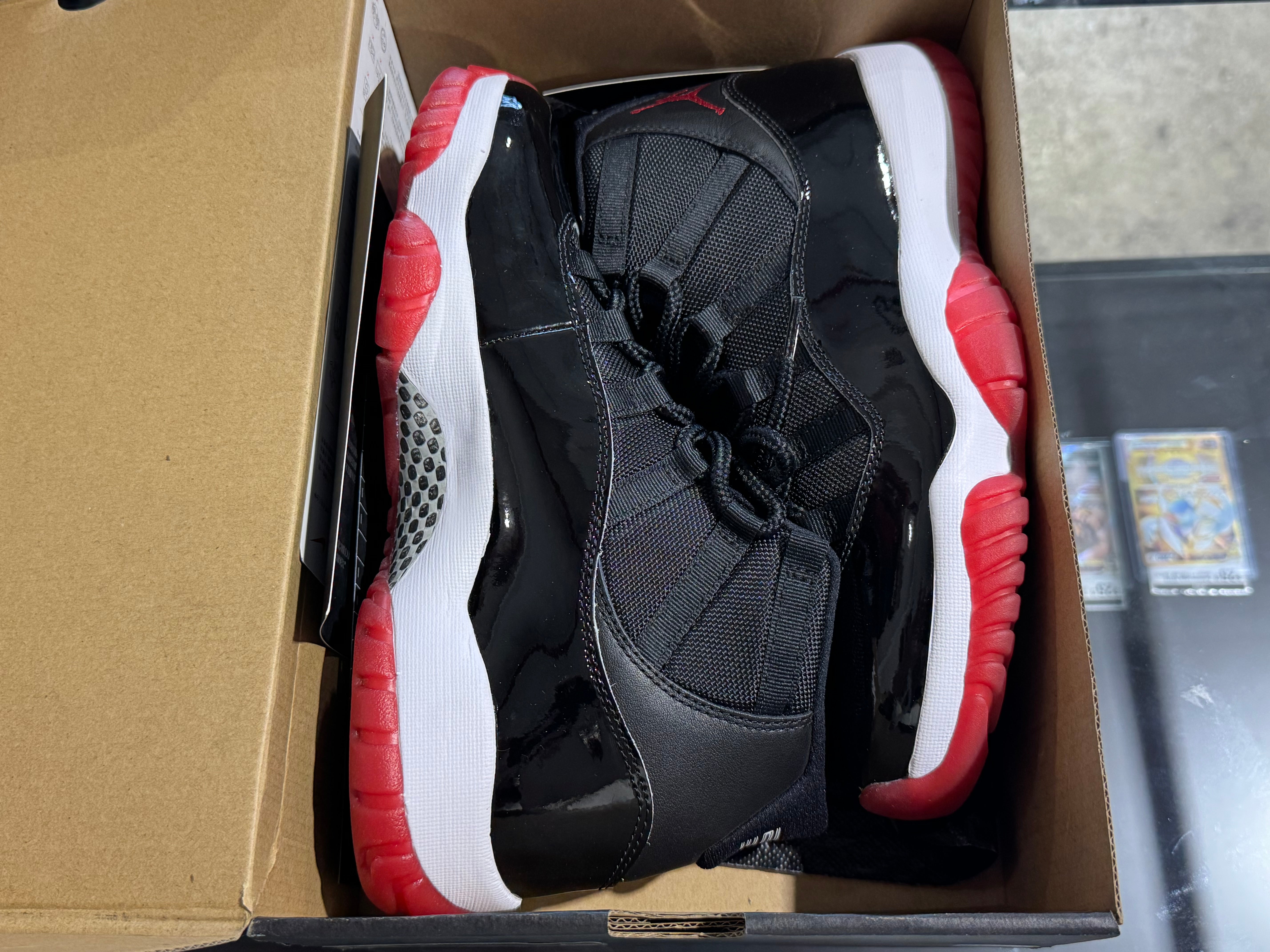 Air Jordan 11 Retro - Bred Size 9.5