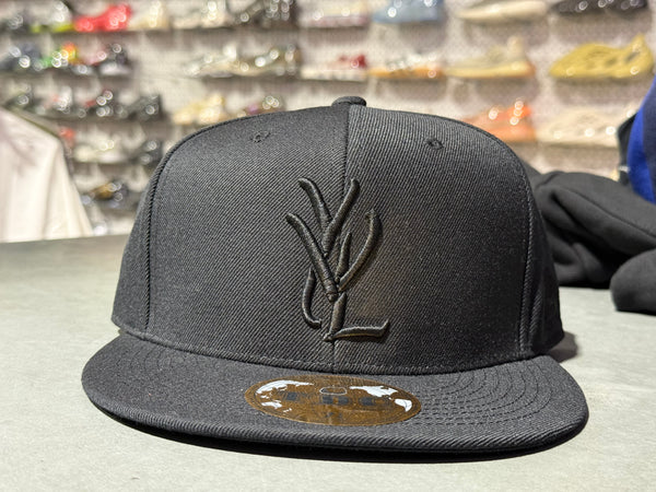 NEW YVL Fitted - Black Size 7 1/4