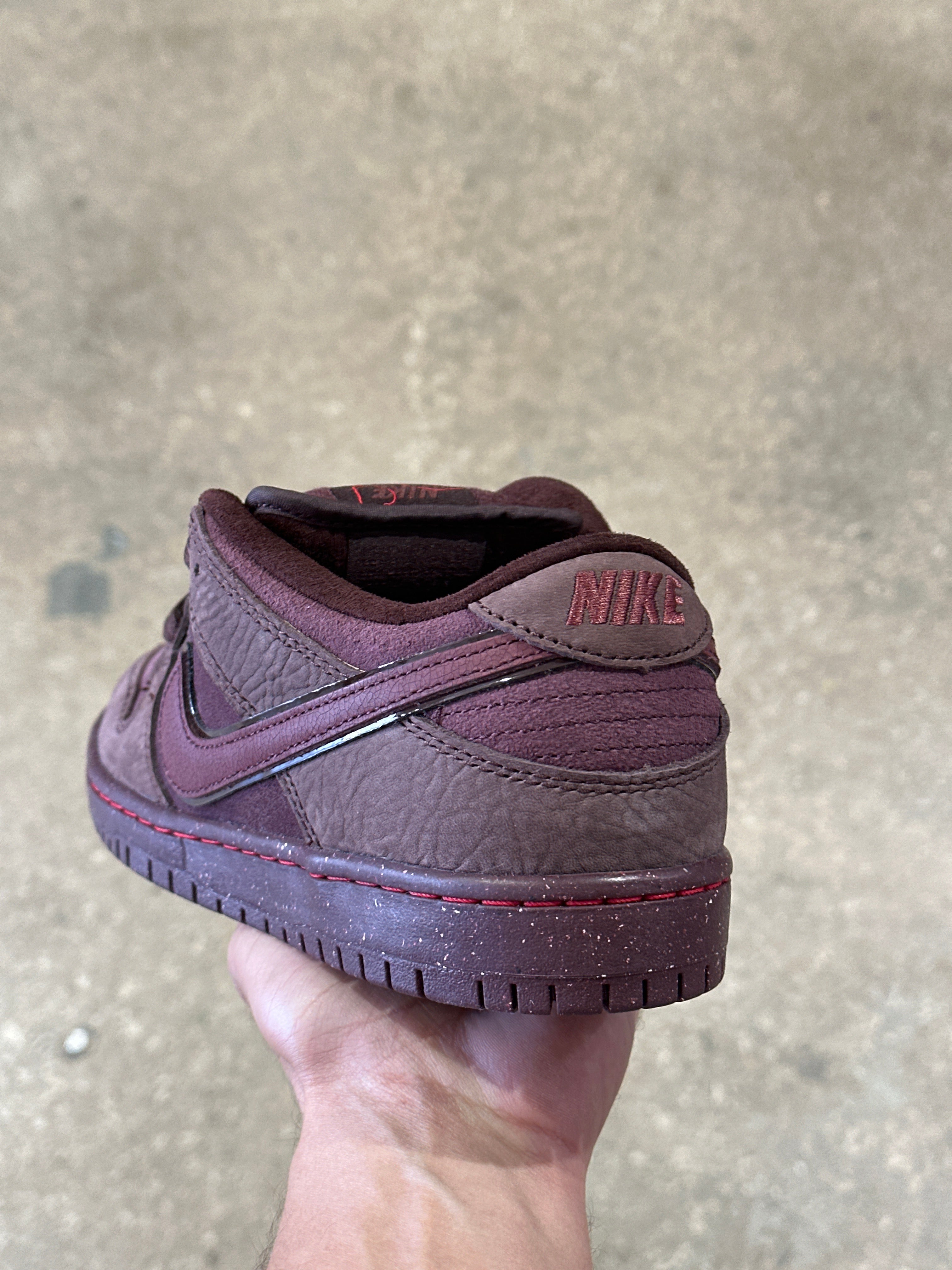 Nike SB Dunk Low - City of Love Burgundy Crush