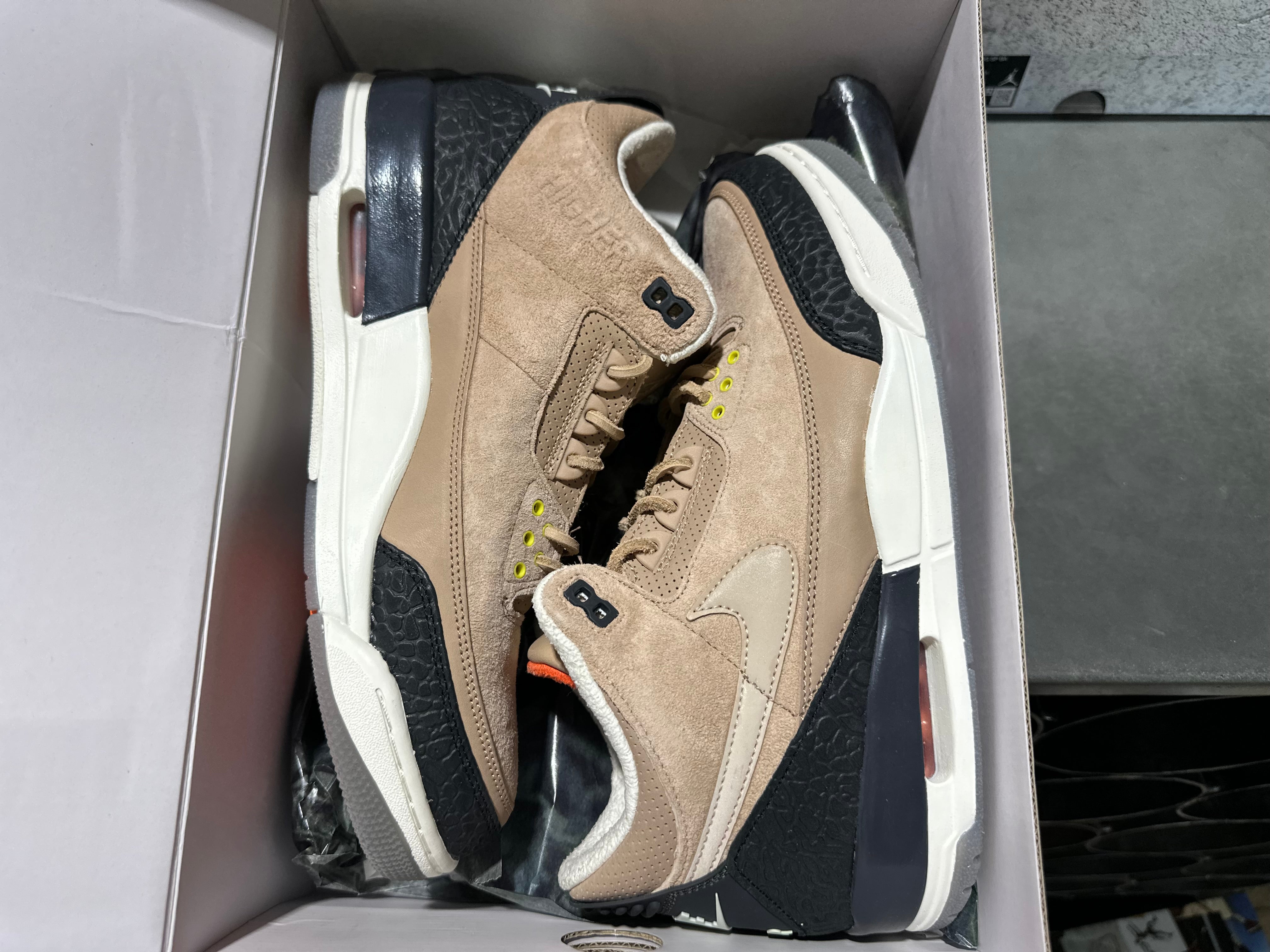 Air Jordan 3 Retro JTH - Bio Beige Size 11