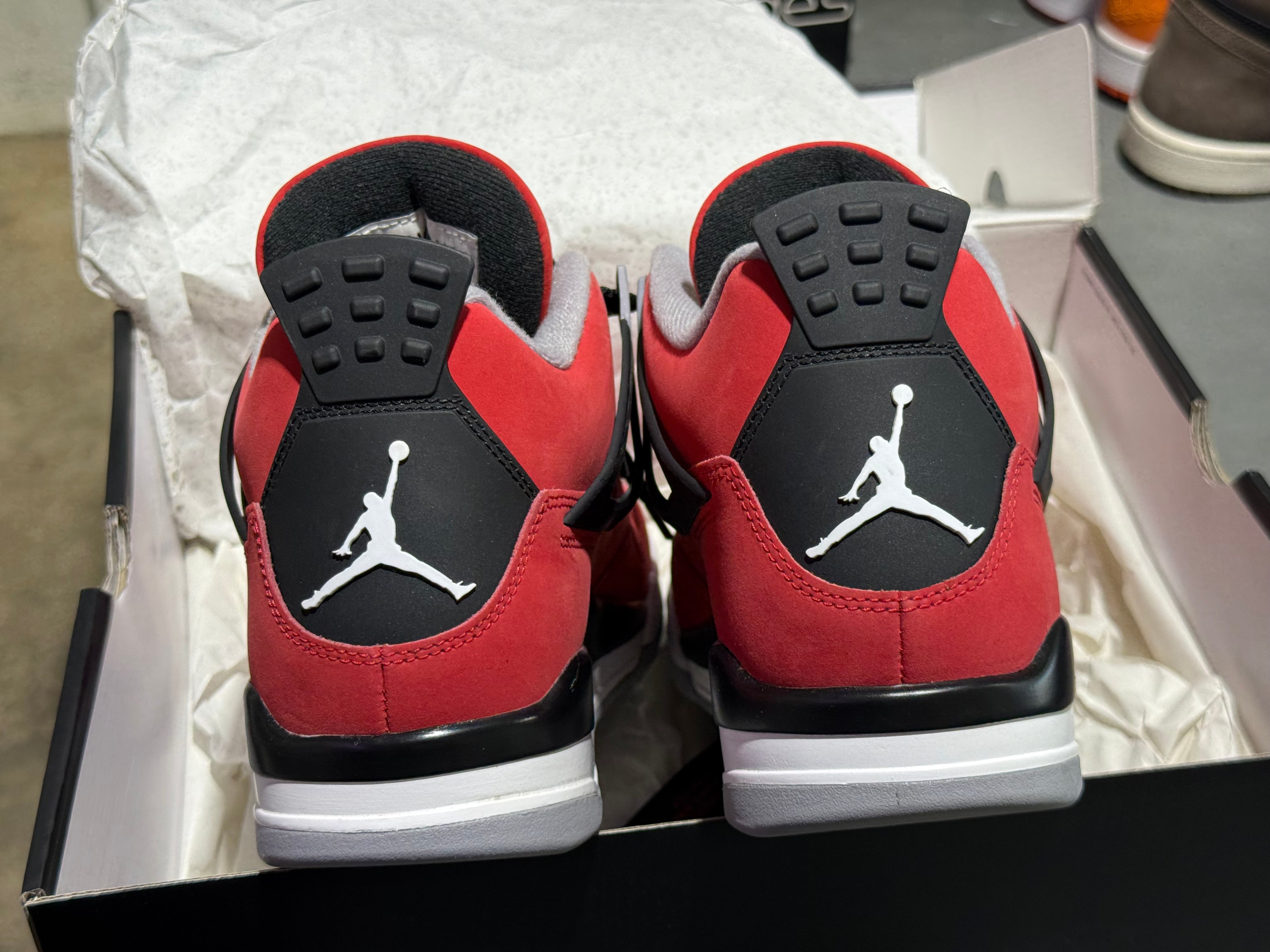 Air Jordan 4 Retro - Toro Size 10.5