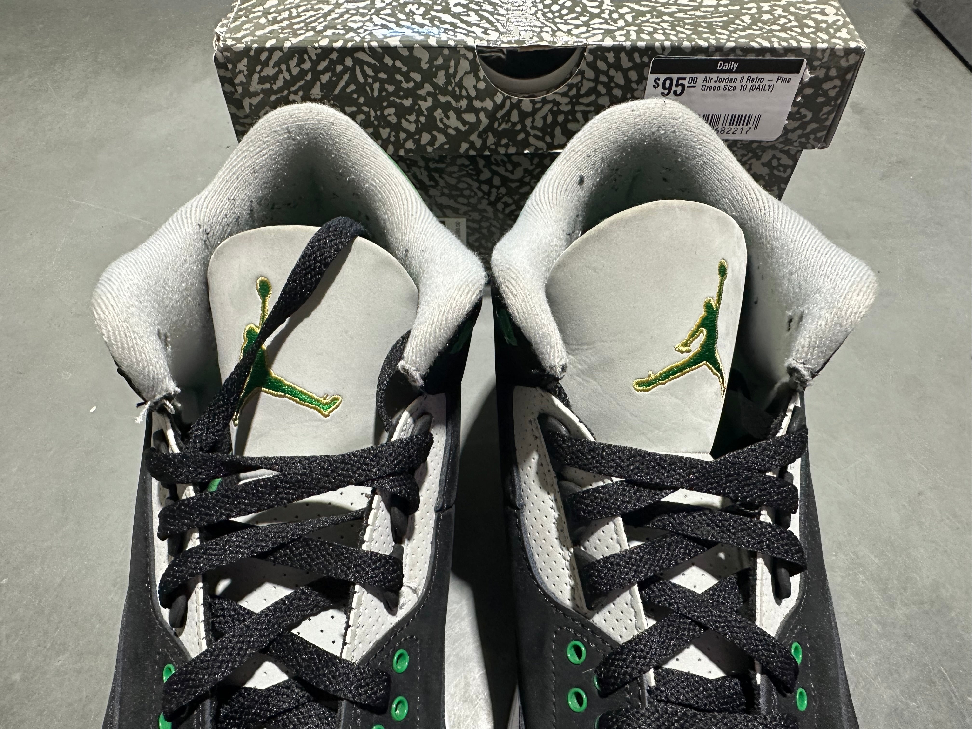 Air Jordan 3 Retro - Pine Green Size 10