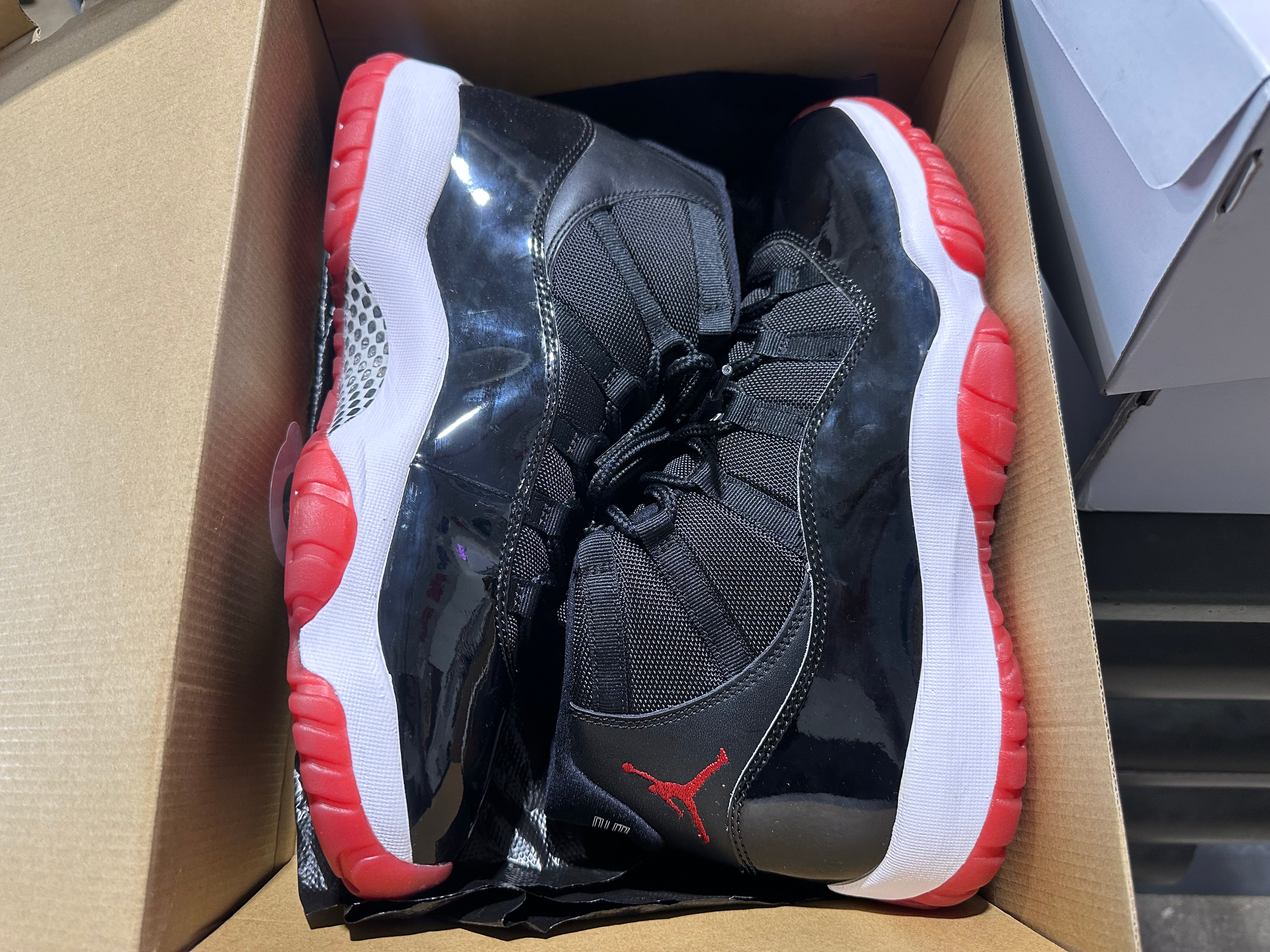 Air Jordan 11 Retro - Playoffs Bred 2019 Size 12.5