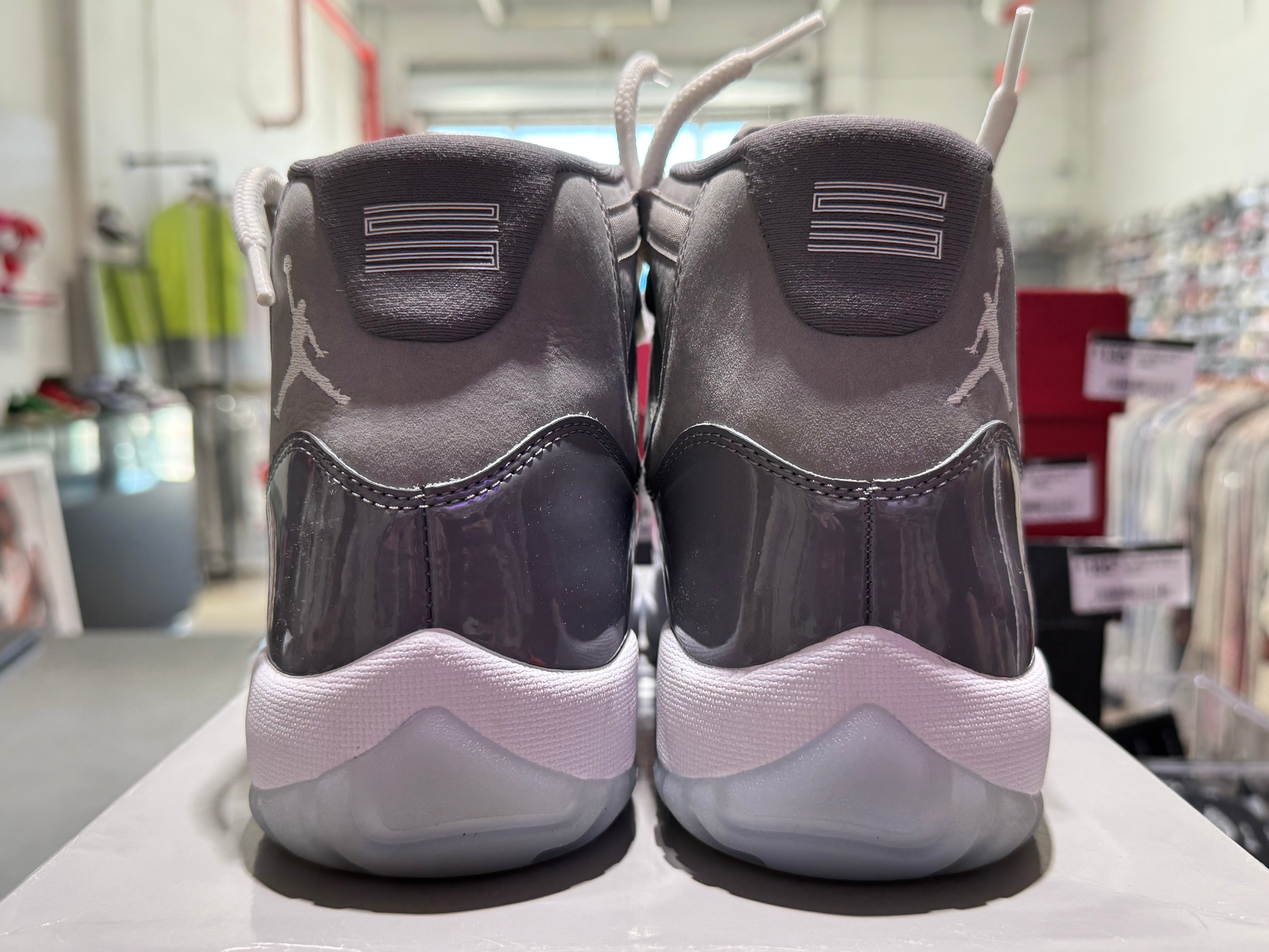 Air Jordan 11 Retro - Cool Grey Size 9