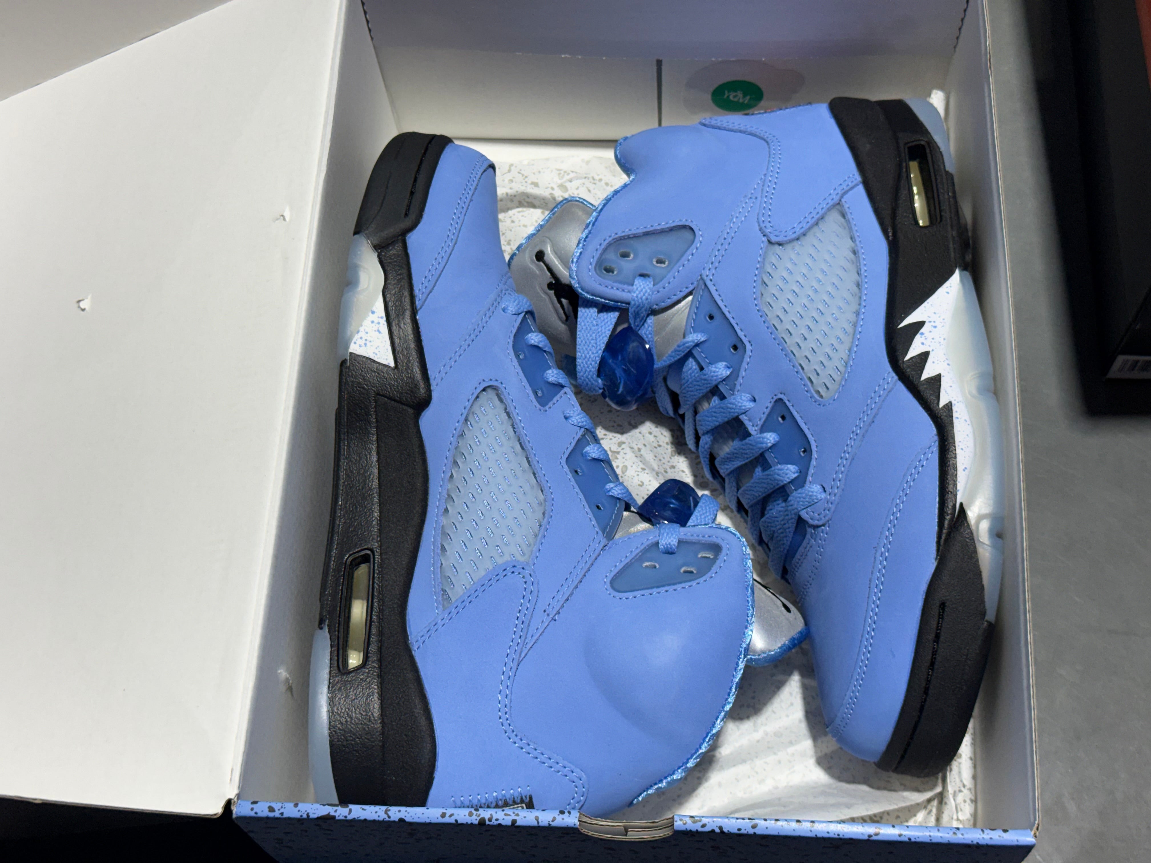Air Jordan 5 Retro SE - UNC Size 9