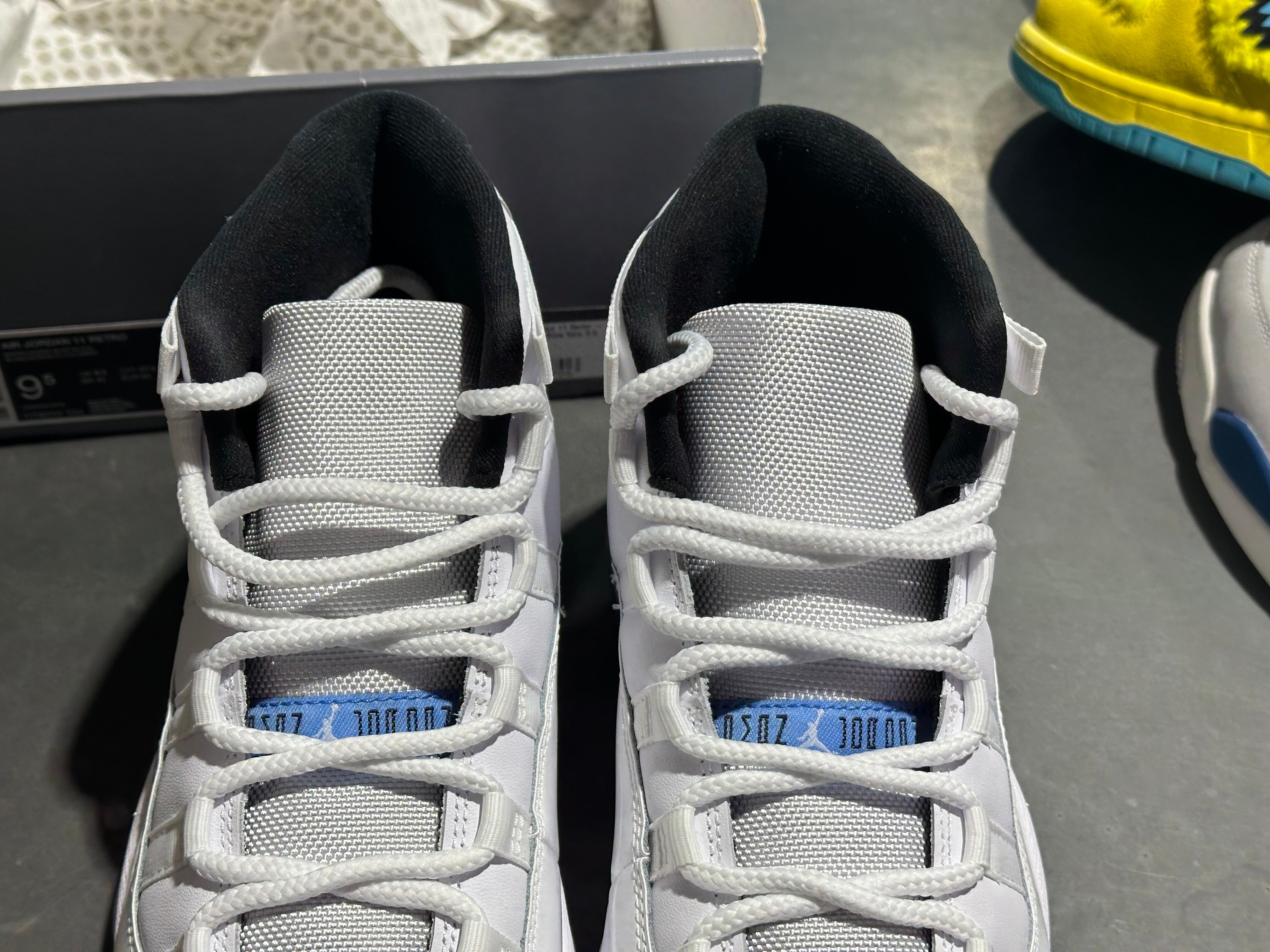 Air Jordan 11 Retro - Legend Blue Size 9.5