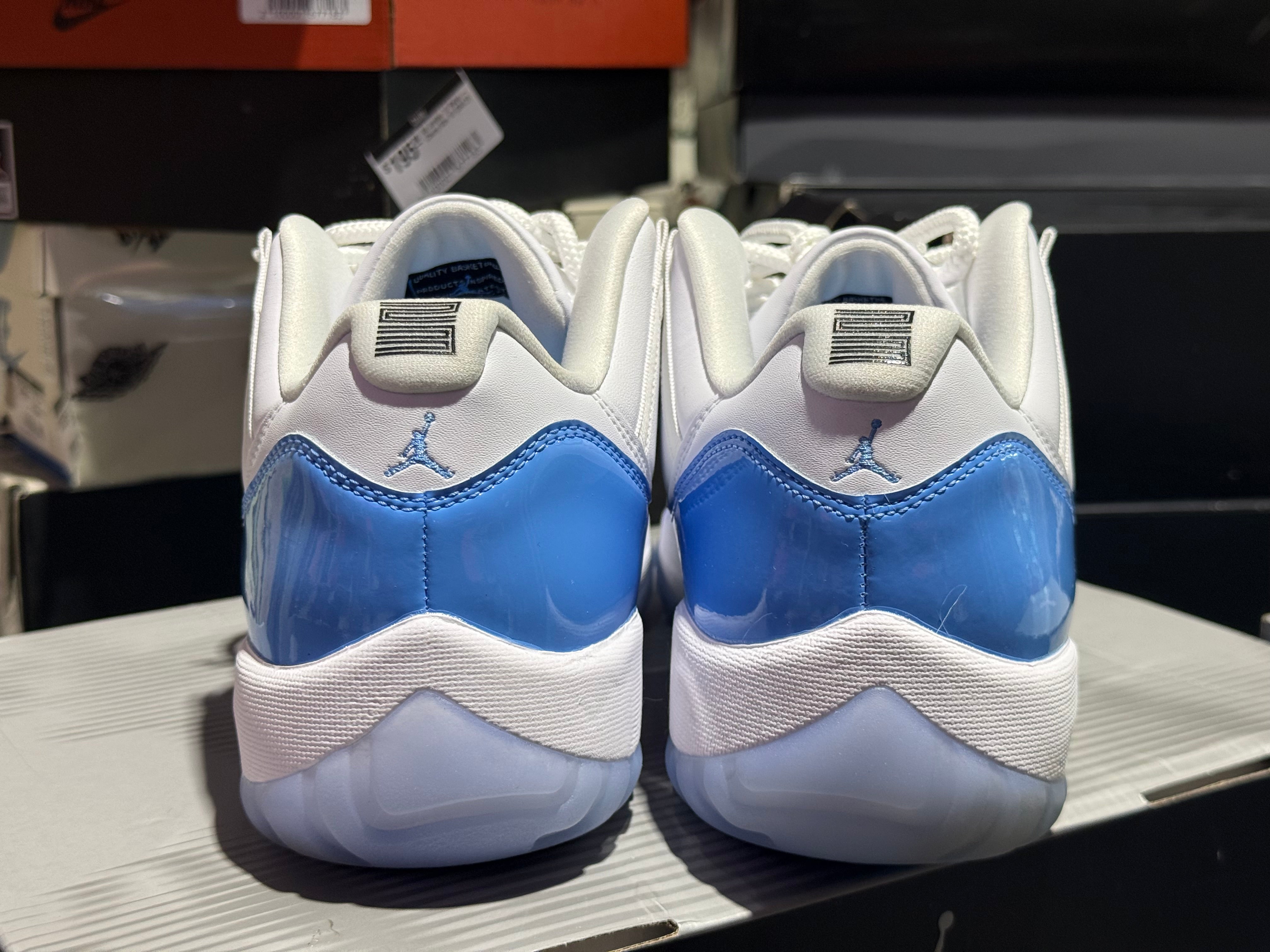 Air Jordan 11 Retro Low - UNC Size 13