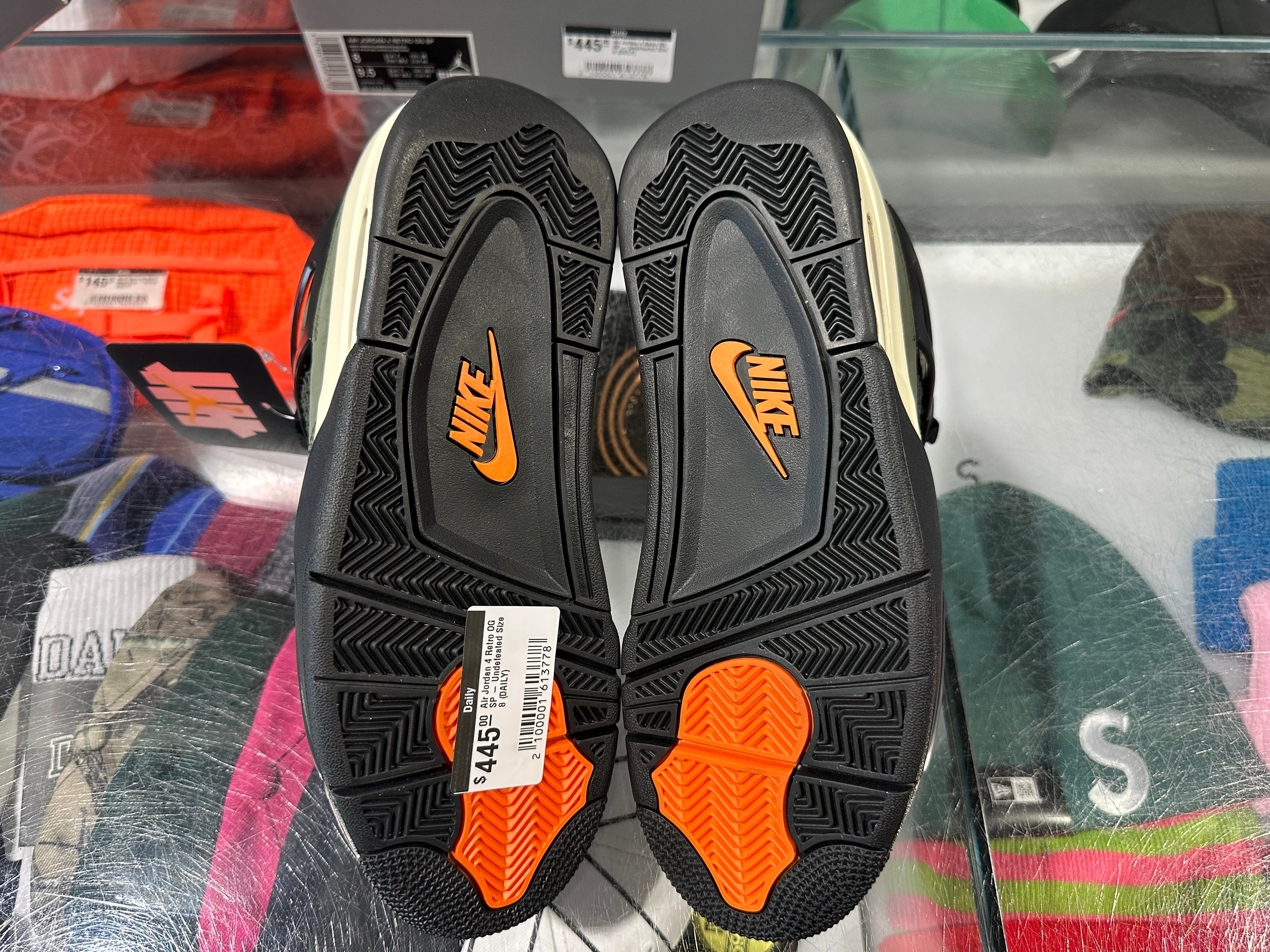 Air Jordan 4 Retro OG SP - Undefeated Size 8.5