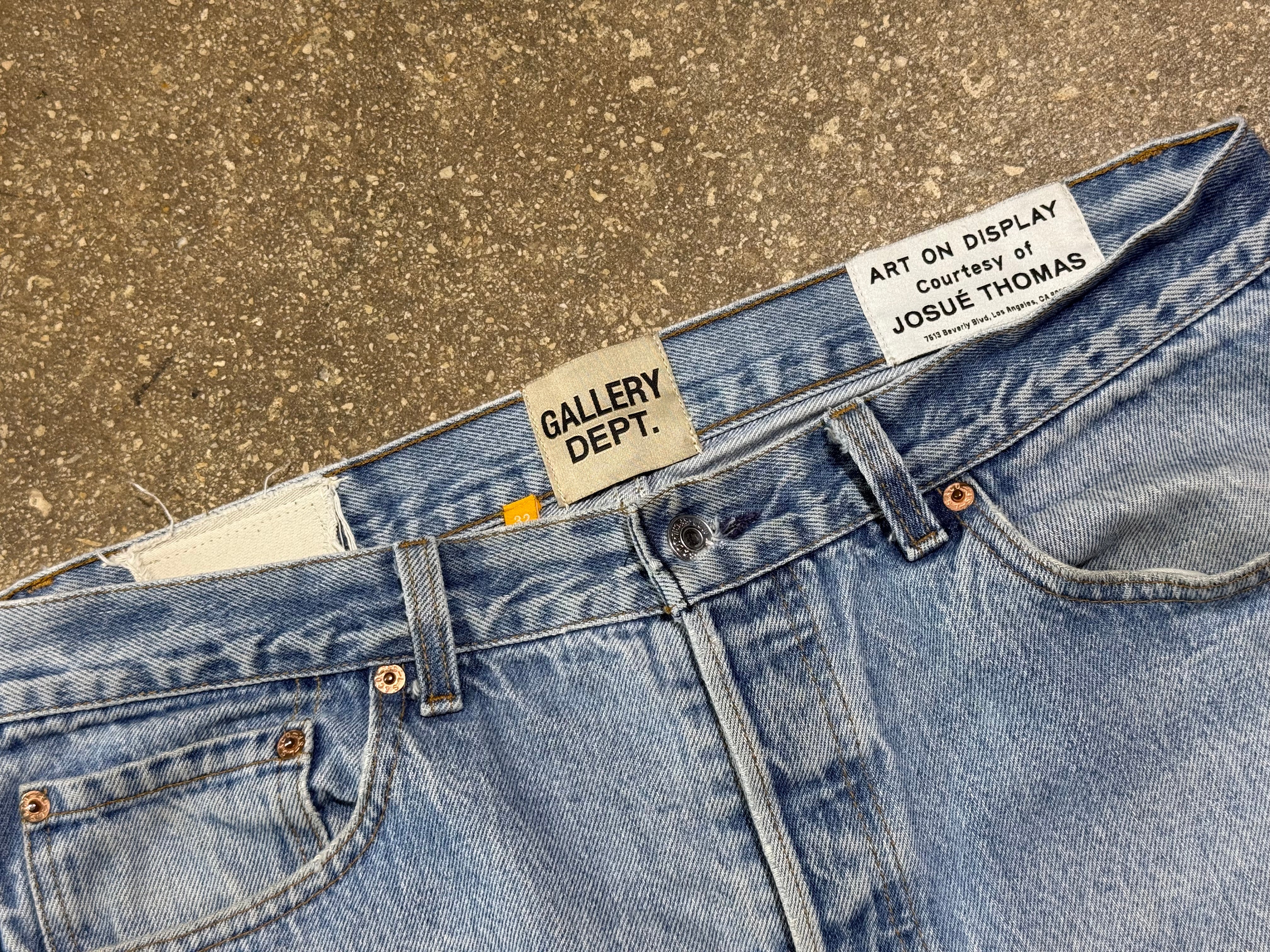 USED Gallery Department Flared Denim - Light Wash Size 32