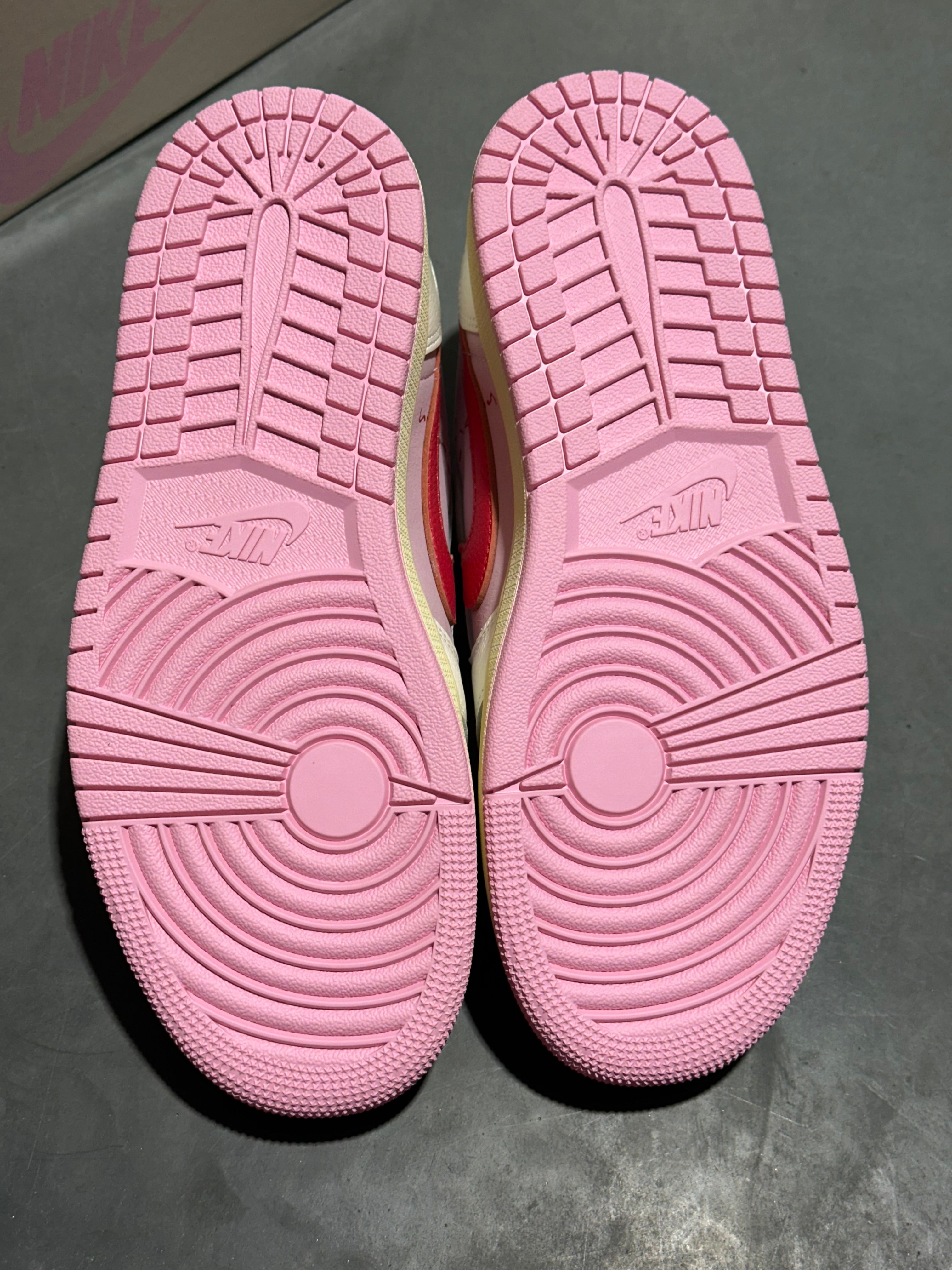 Air Jordan 1 Retro Low OG SP Travis Scott - Tropical Pink Size 6.5
